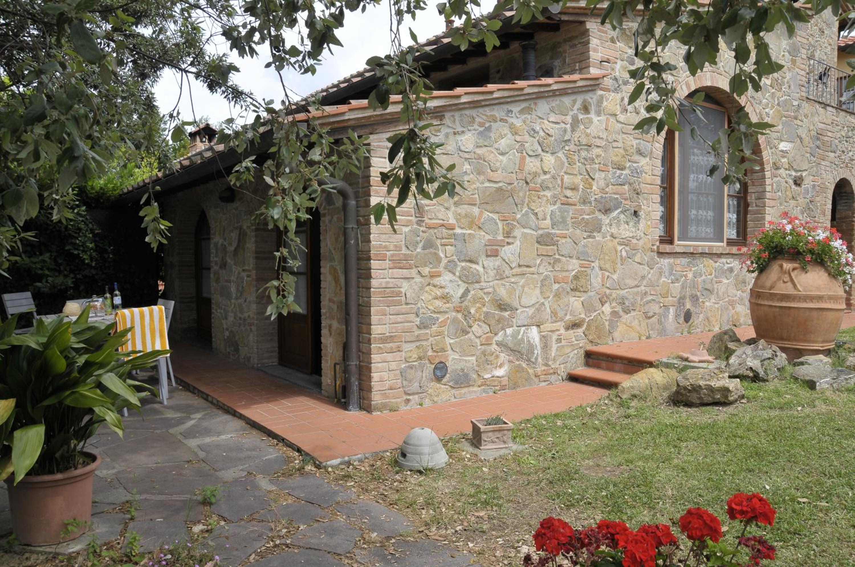 Photo 32