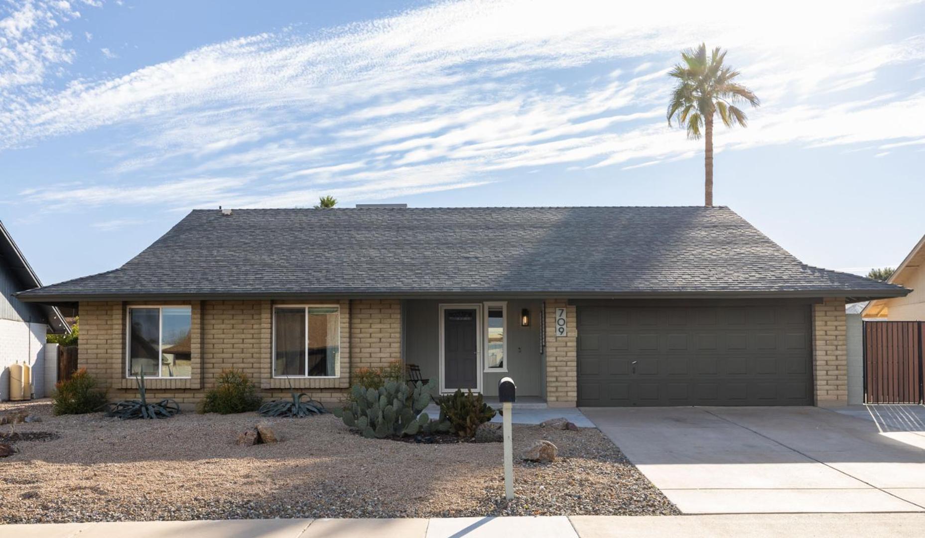 Tempe Vaughn, photo 41
