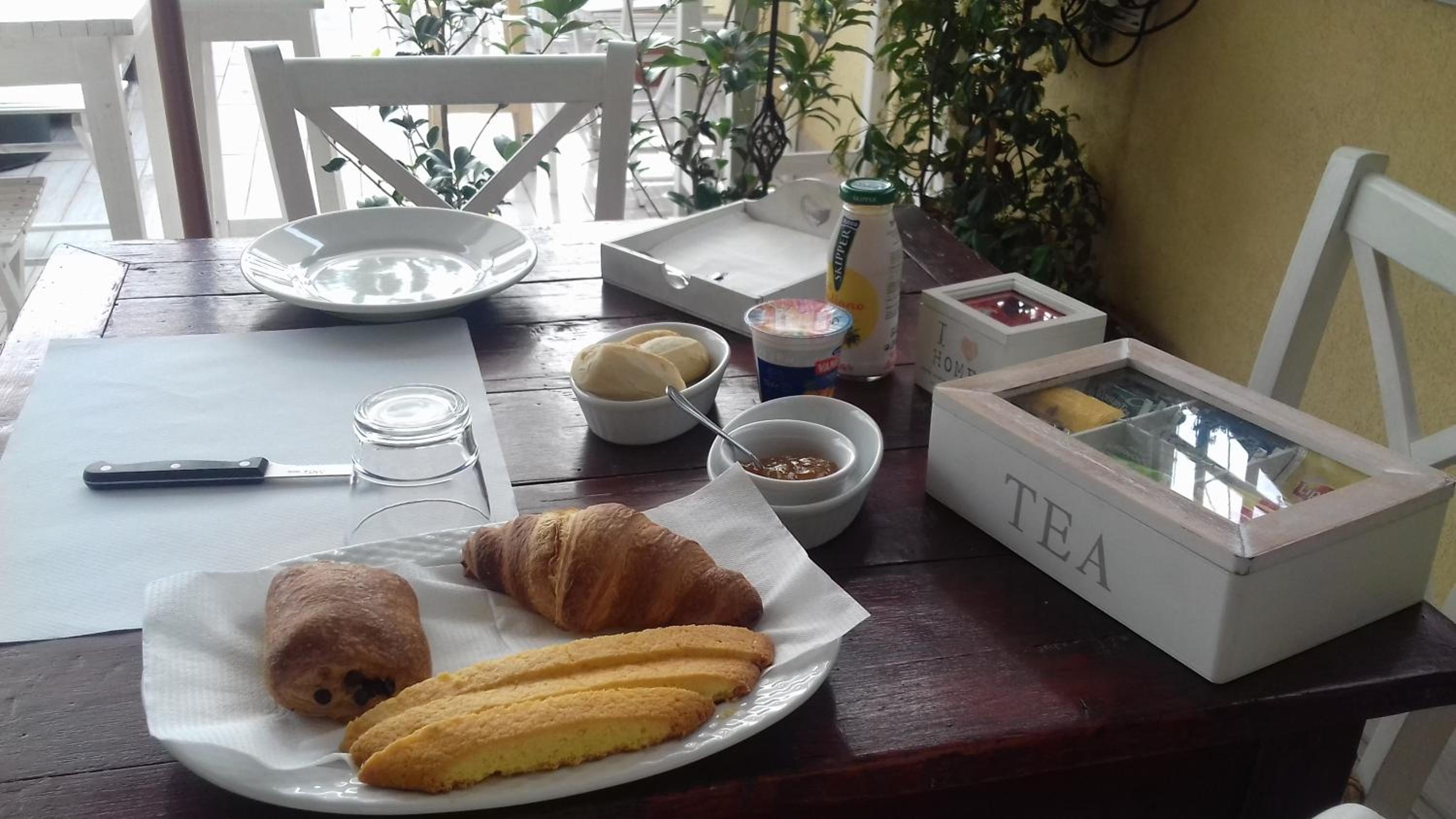 Hotel Luna City - Image 1