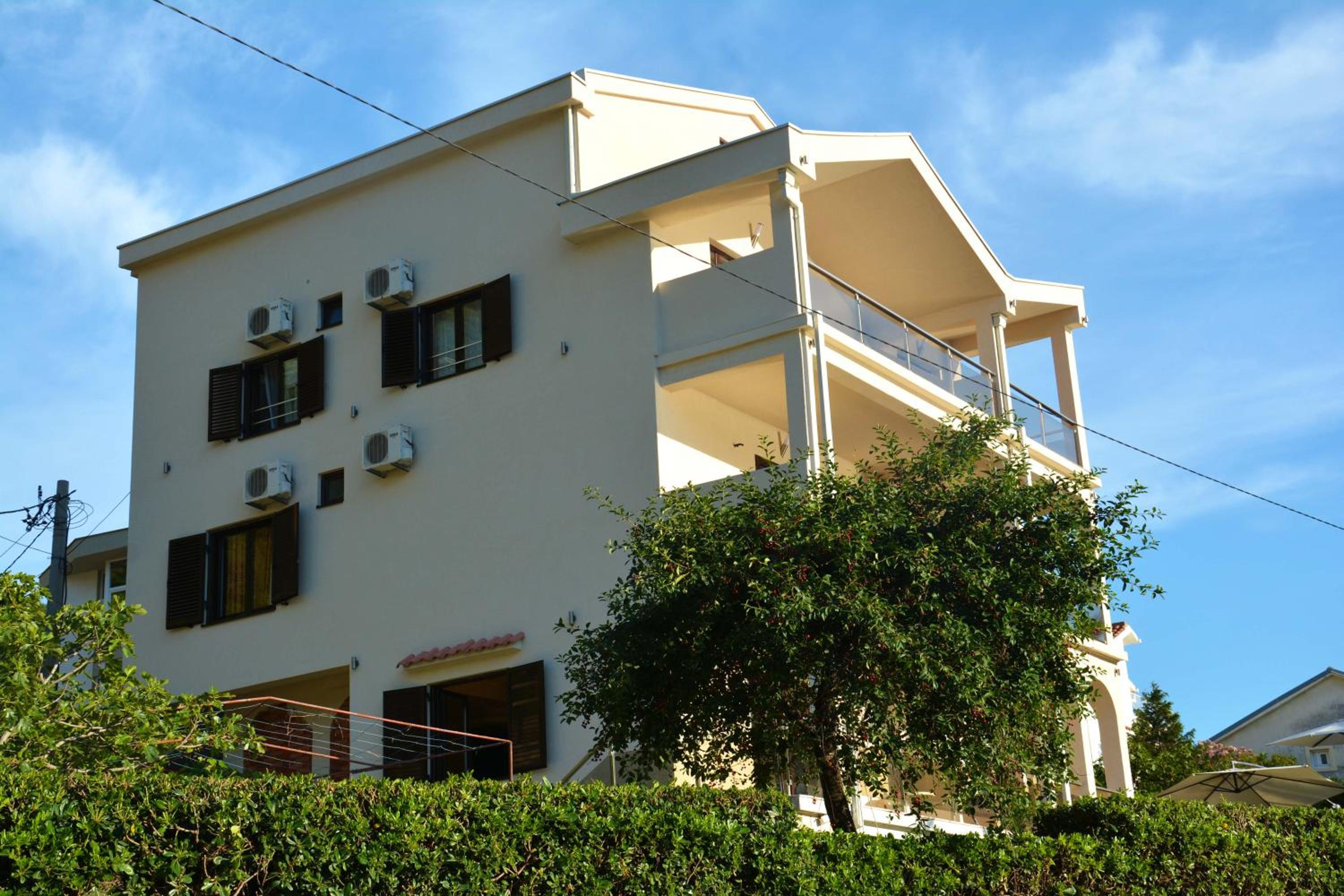 Apartments MaXhit