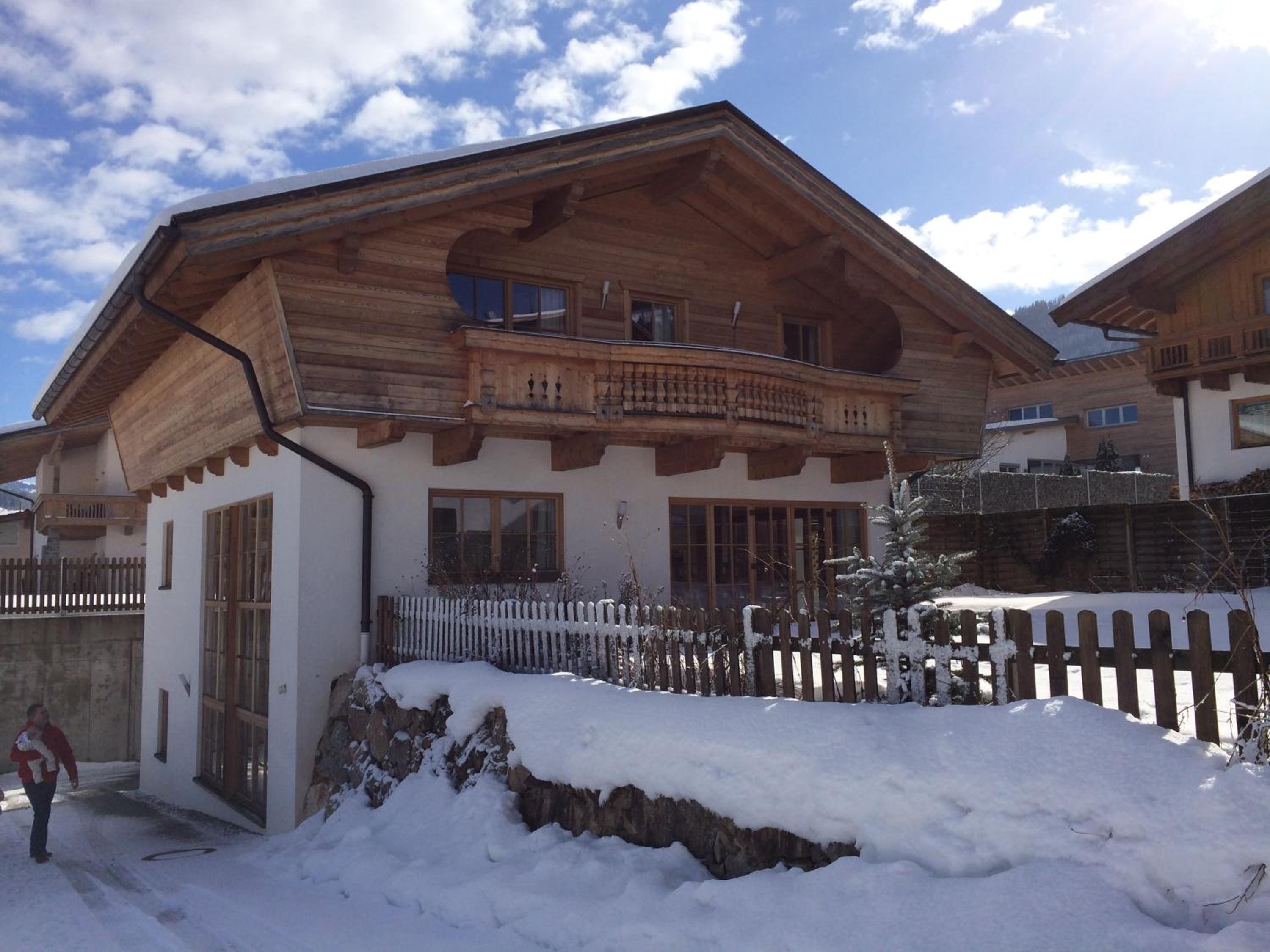 Ado's Haus