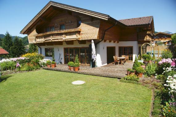 Ado's Haus