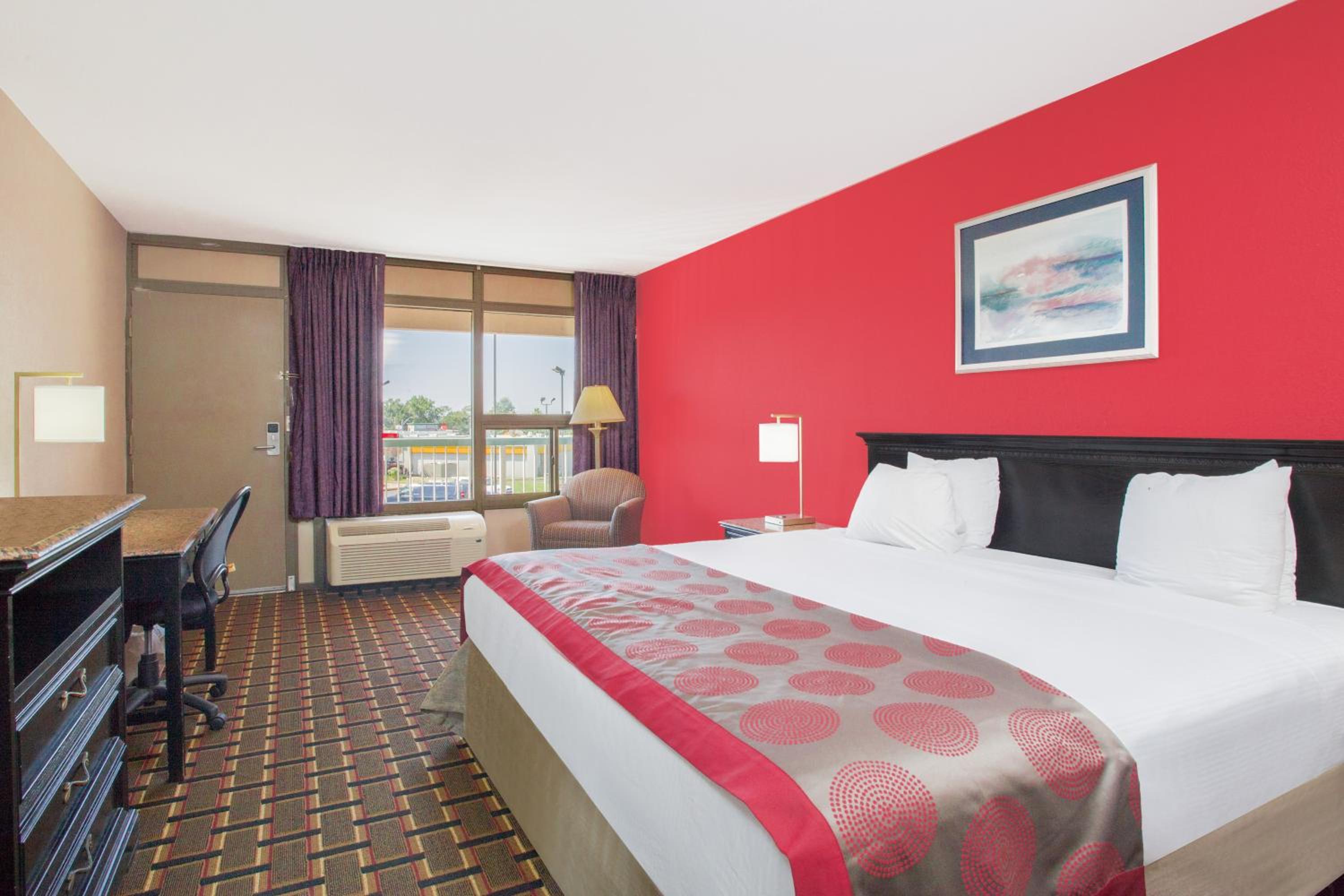 Ramada by Wyndham Edgewood Hotel & Conference Center view 2