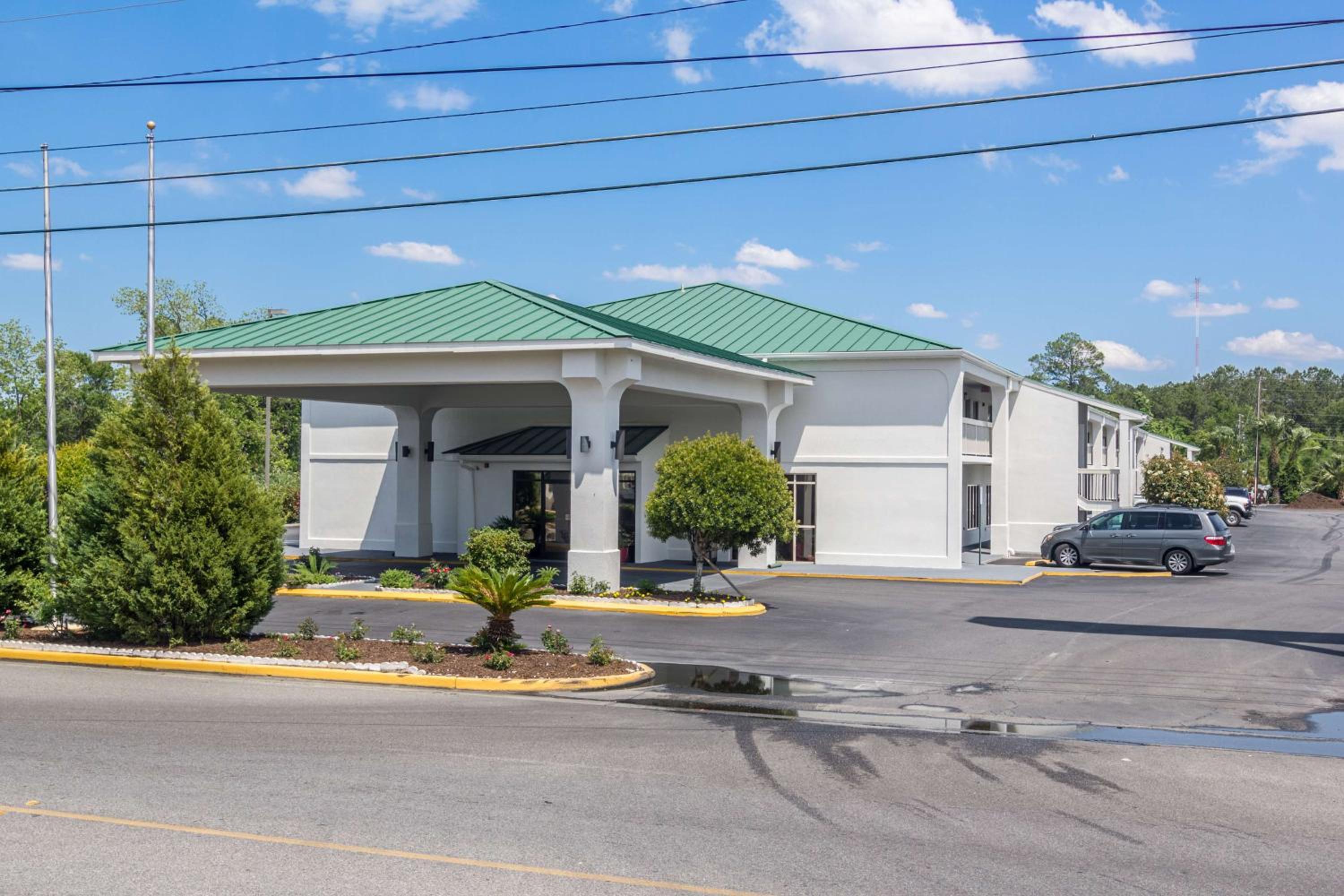 Motel 6 Waycross view 3