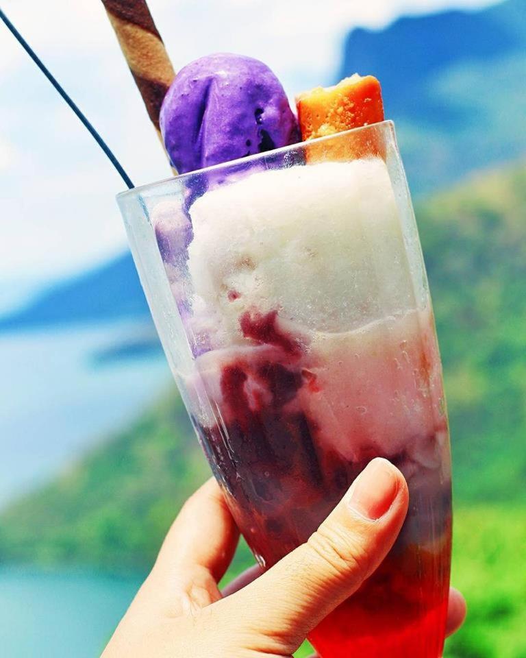 Noni's Resort
