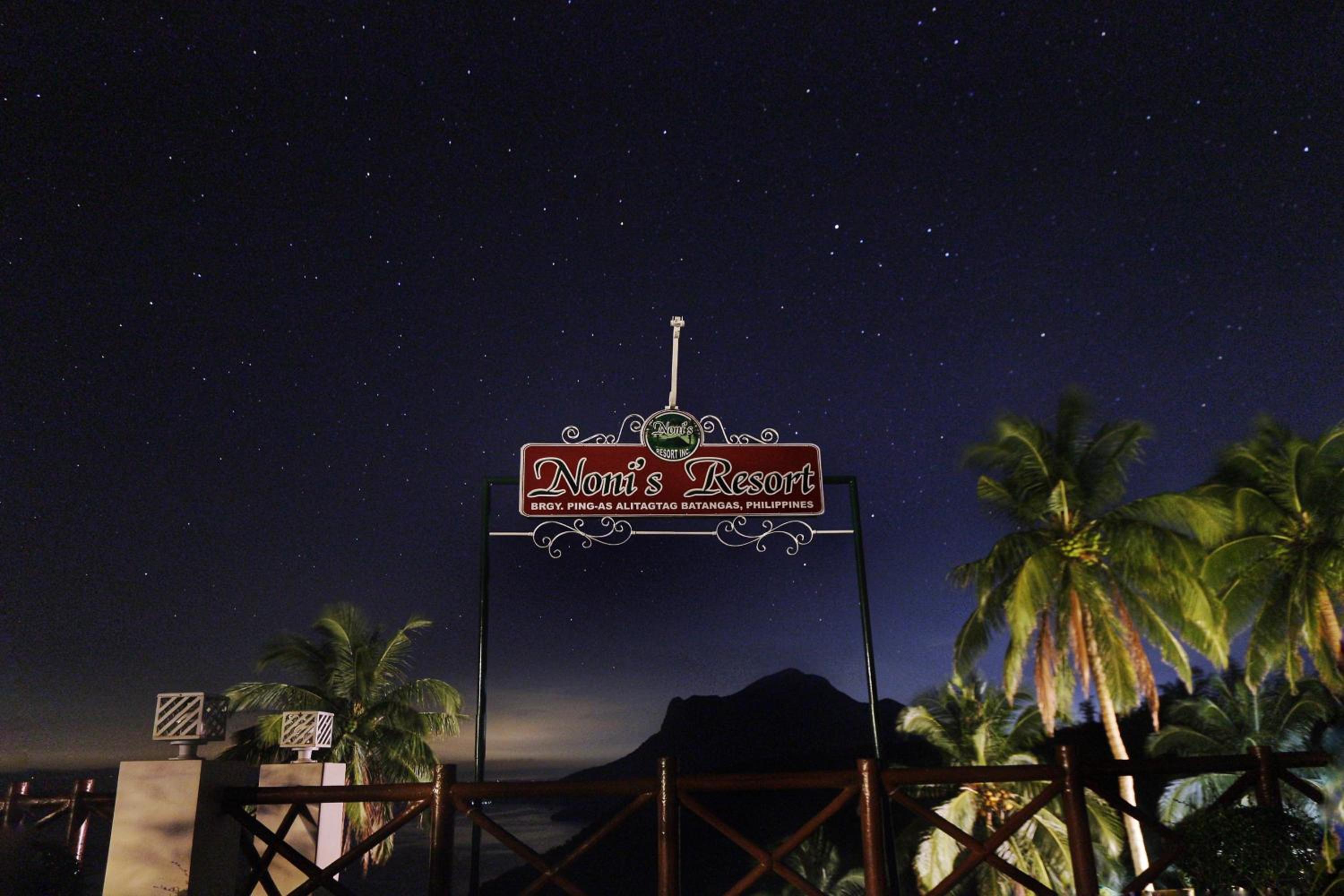 Noni's Resort