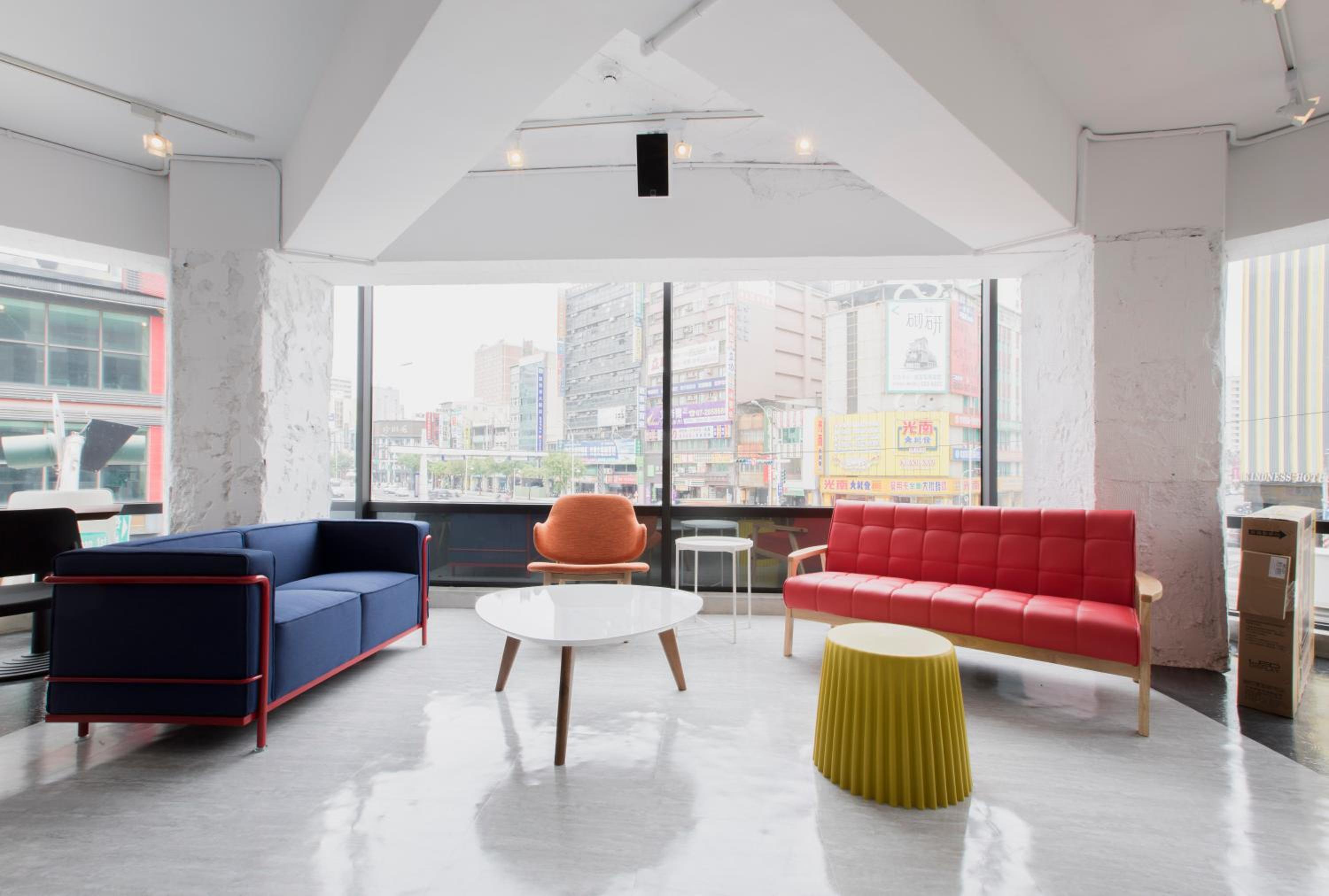Single Inn-Kaohsiung Station