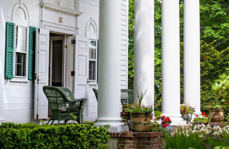 Anne's White Columns Inn