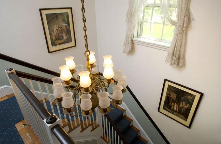 Anne's White Columns Inn