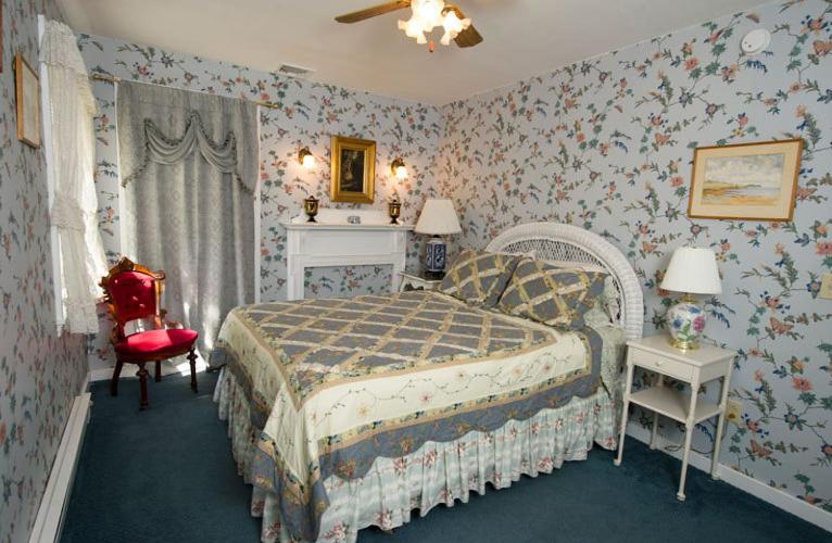 Anne's White Columns Inn