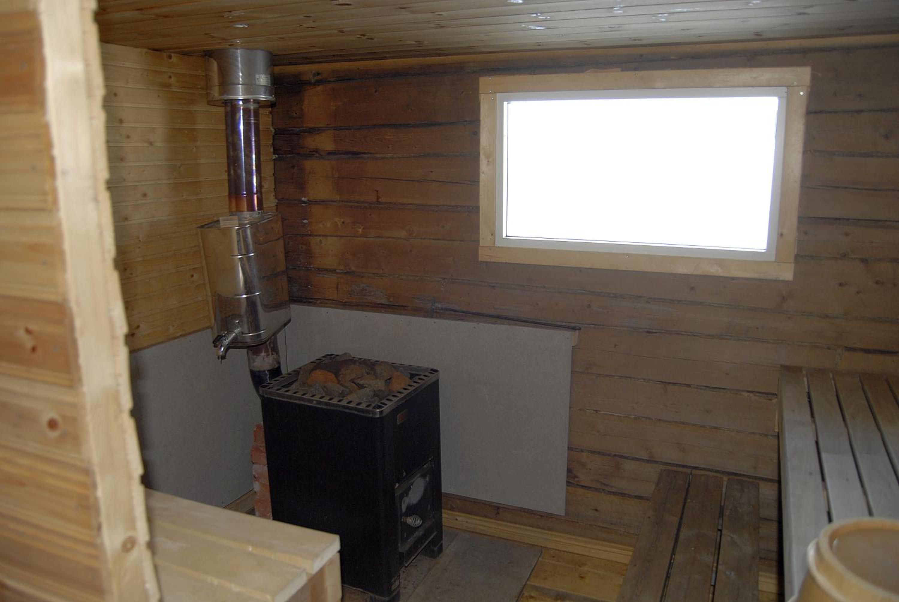 Lakeside House in Lapland view 5