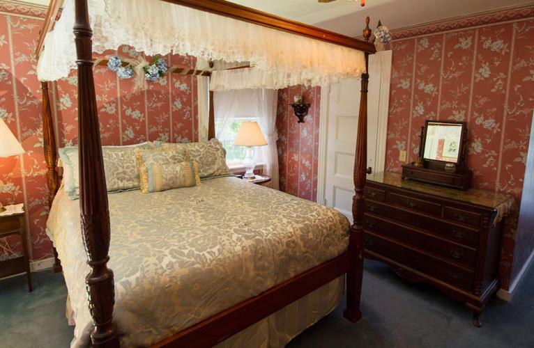 Anne's White Columns Inn