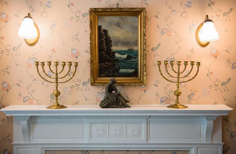 Anne's White Columns Inn