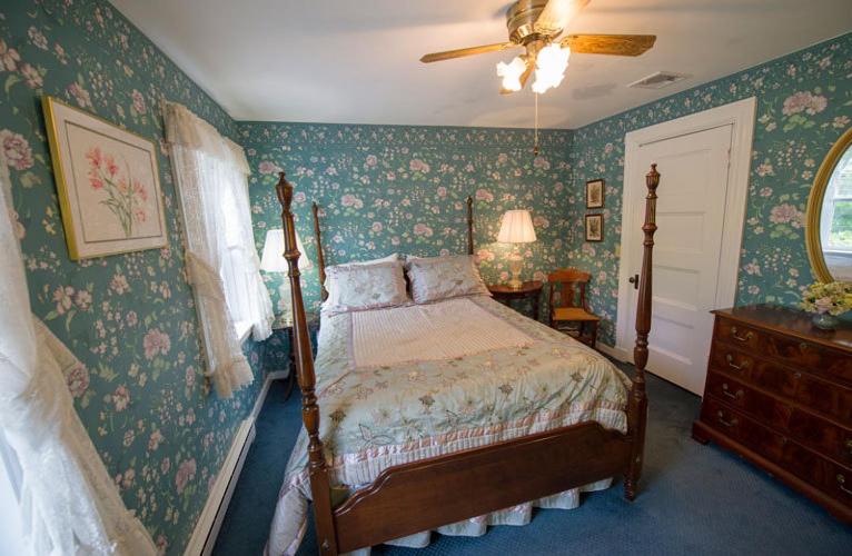 Anne's White Columns Inn