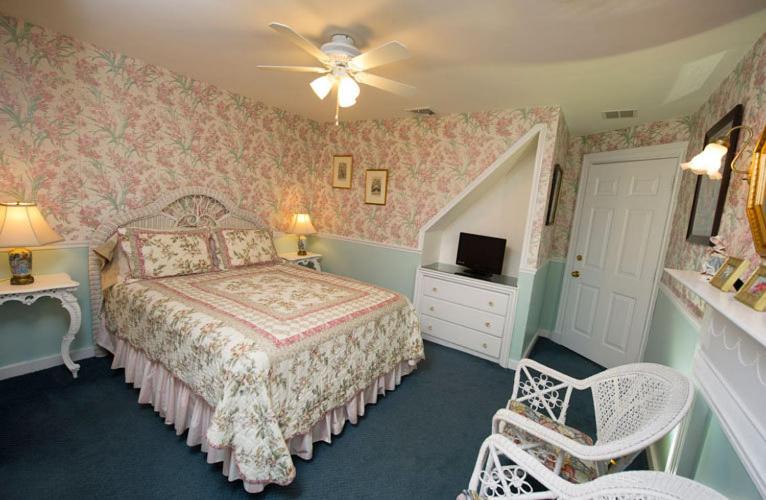Anne's White Columns Inn