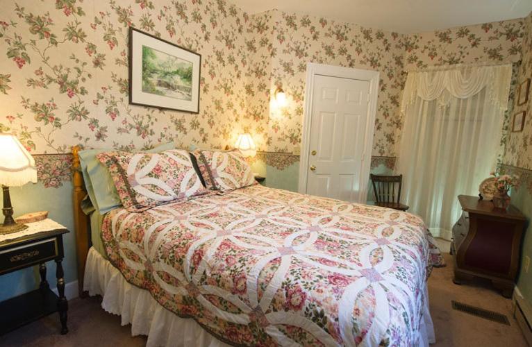 Anne's White Columns Inn