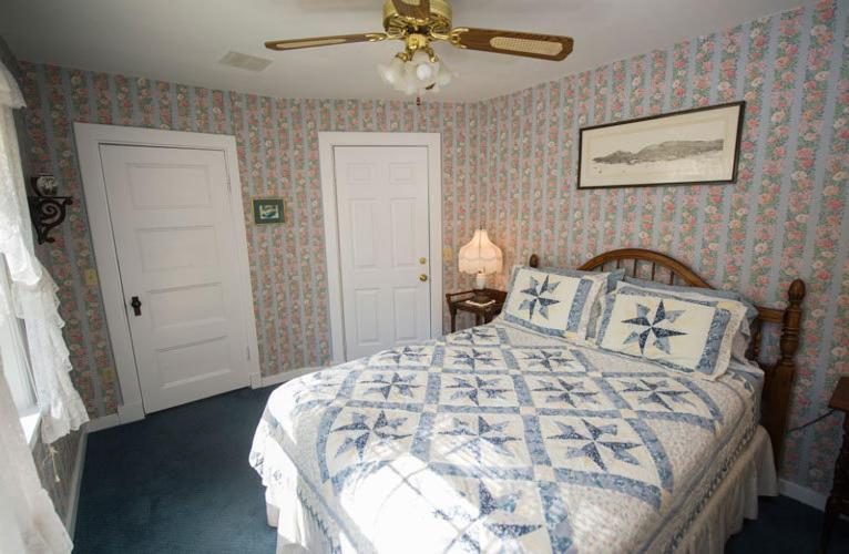 Anne's White Columns Inn
