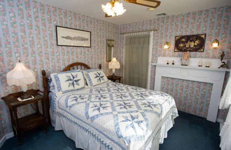 Anne's White Columns Inn