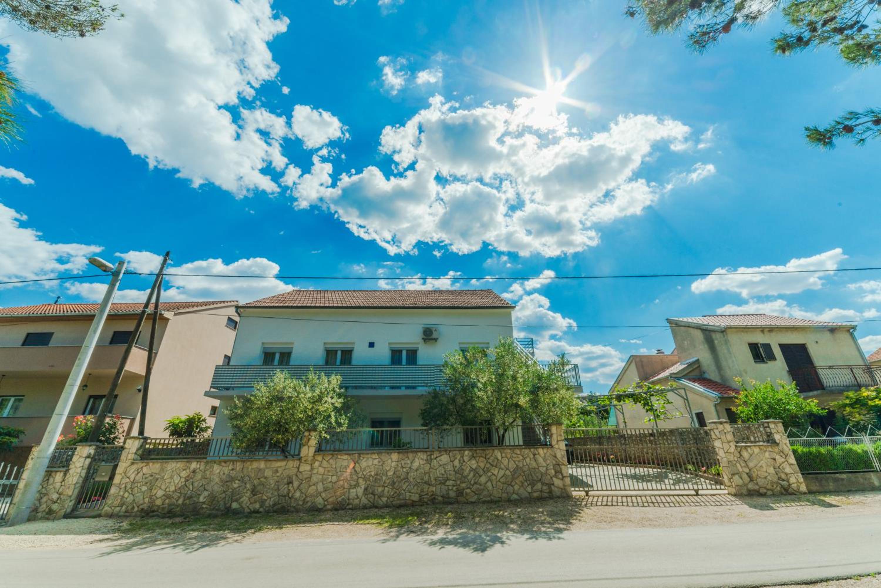 Hotel Apartments Brekalo - Image 1