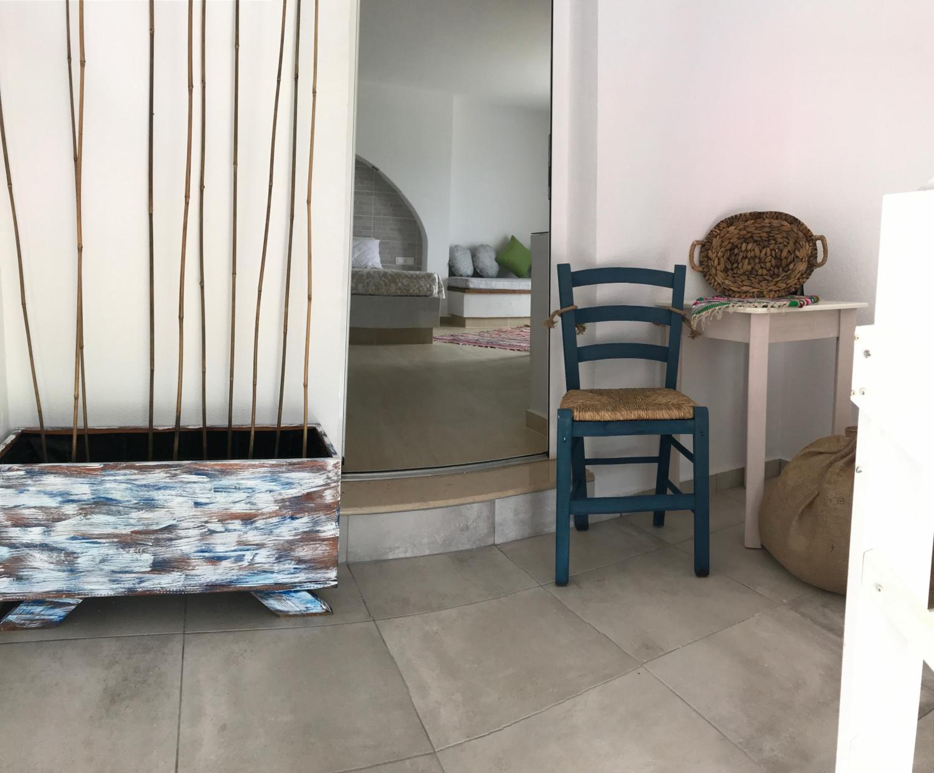 Kostas Studios