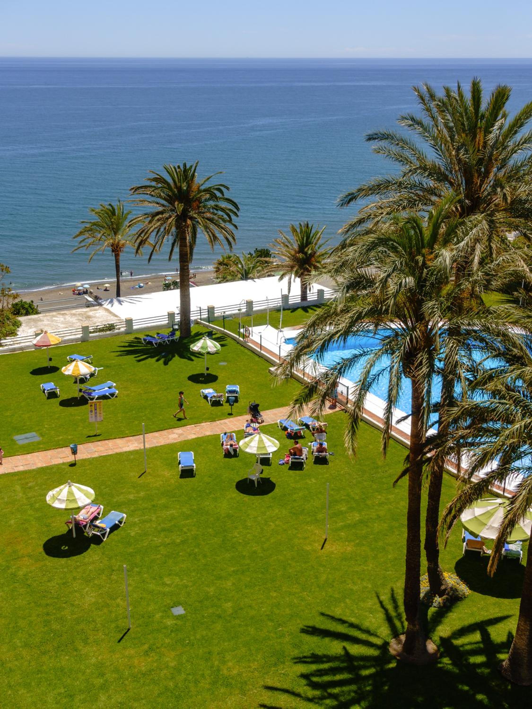 Apartamentos La Roca Rentals