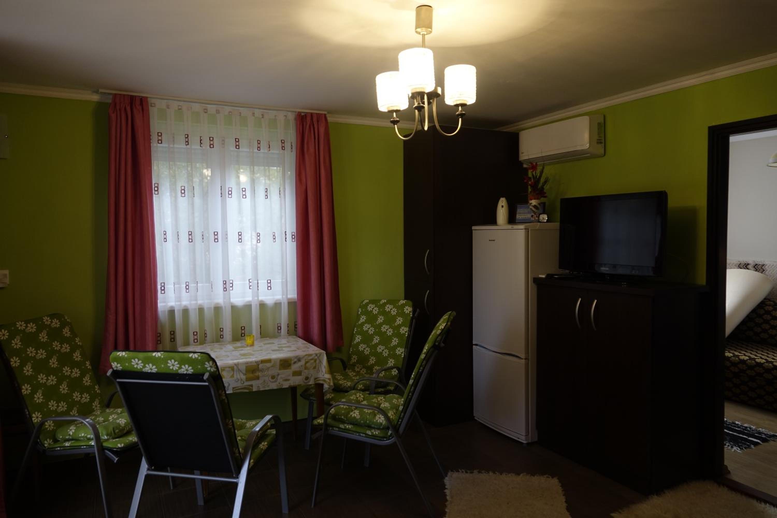 Mesteri Apartman view 5