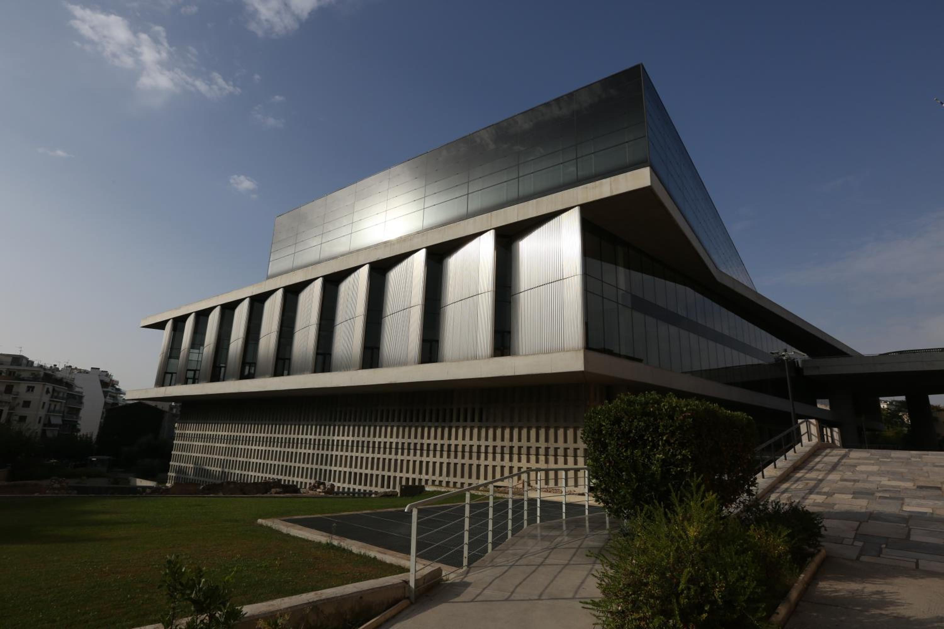 Apartment at Acropolis Museum by YHA