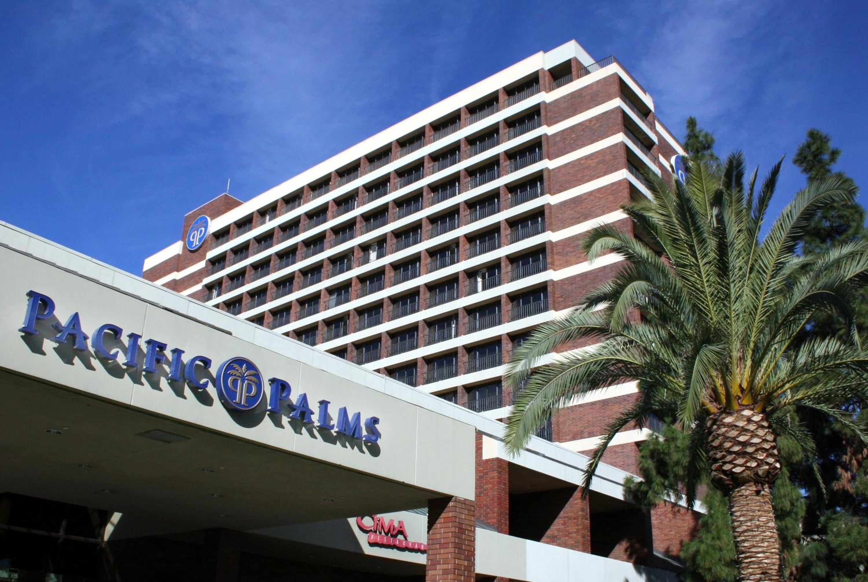 Hotel Pacific Palms Resort