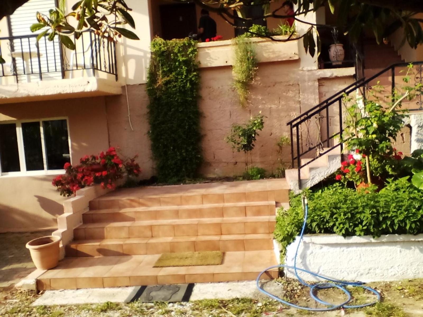 Nikolas Apartments