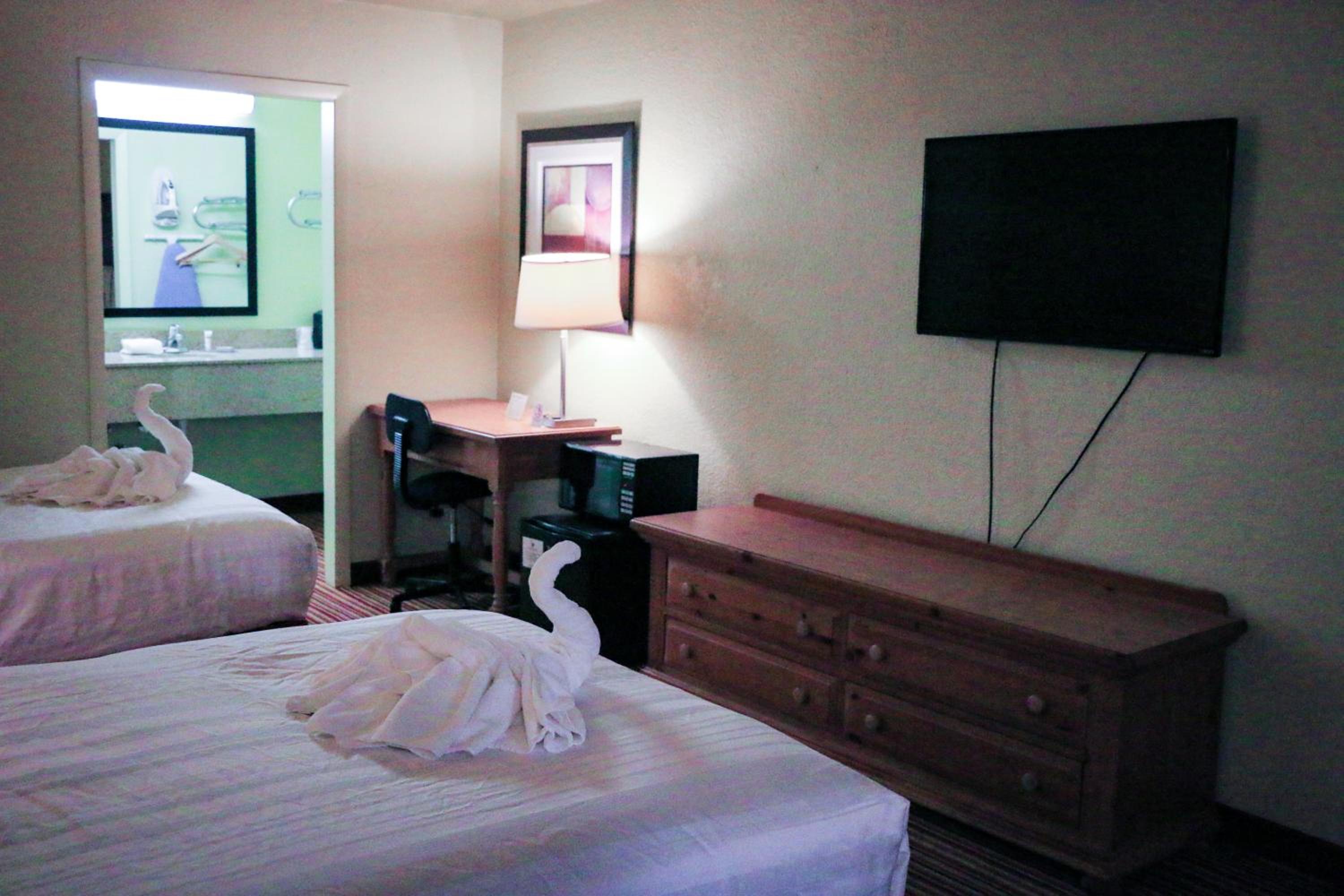 Mattoon Vacations - Suite Dreams Hotel - Property Image 15