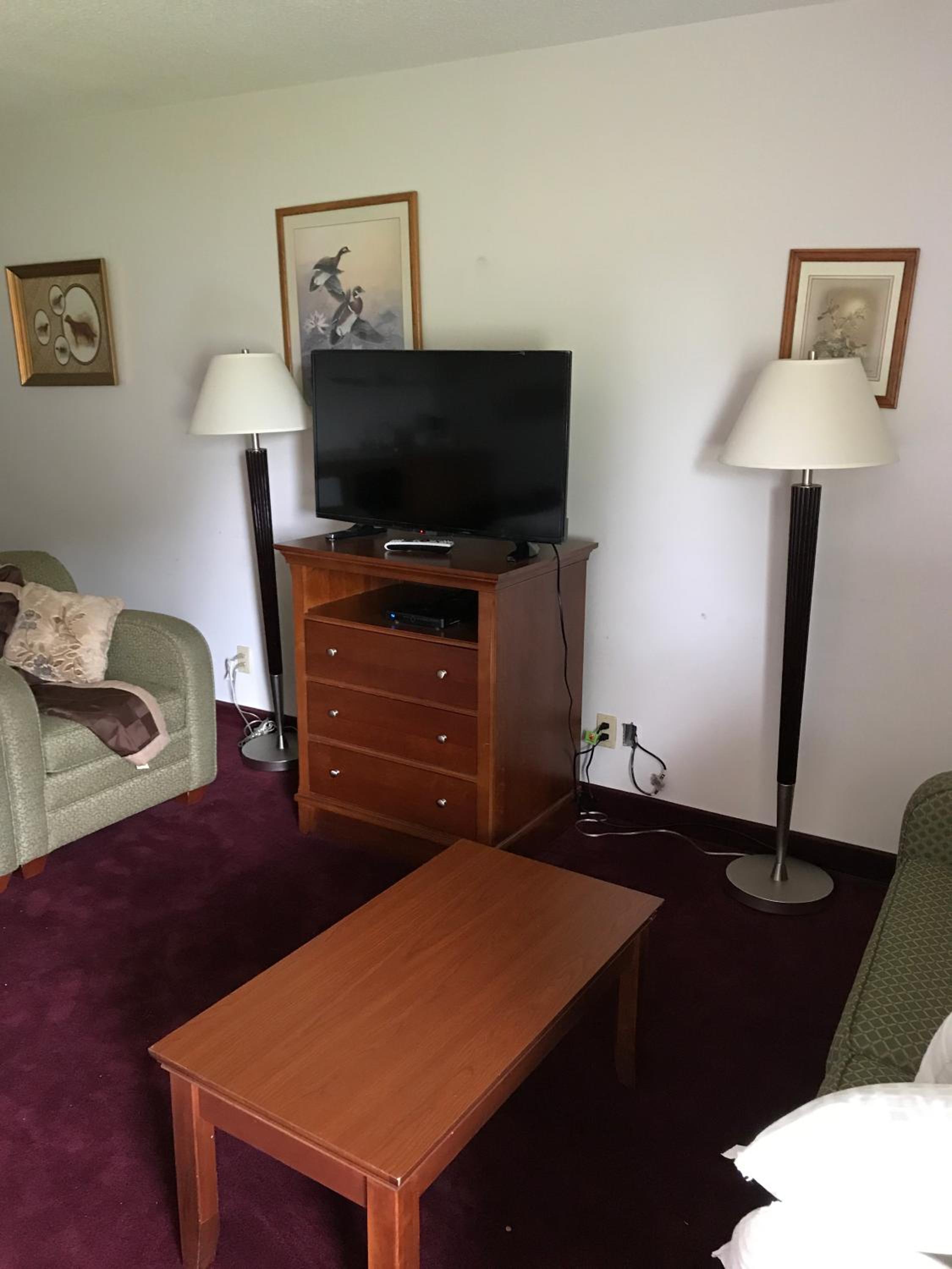 Marion Vacations - Lake Tree Inn  Suites - Property Image 6