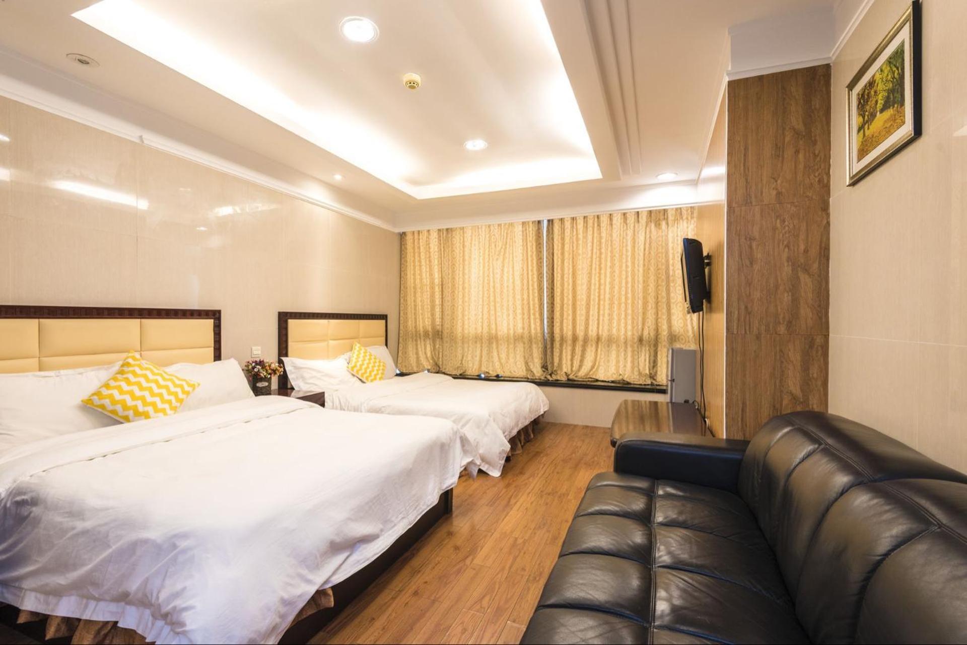 Grand Continental Apartment