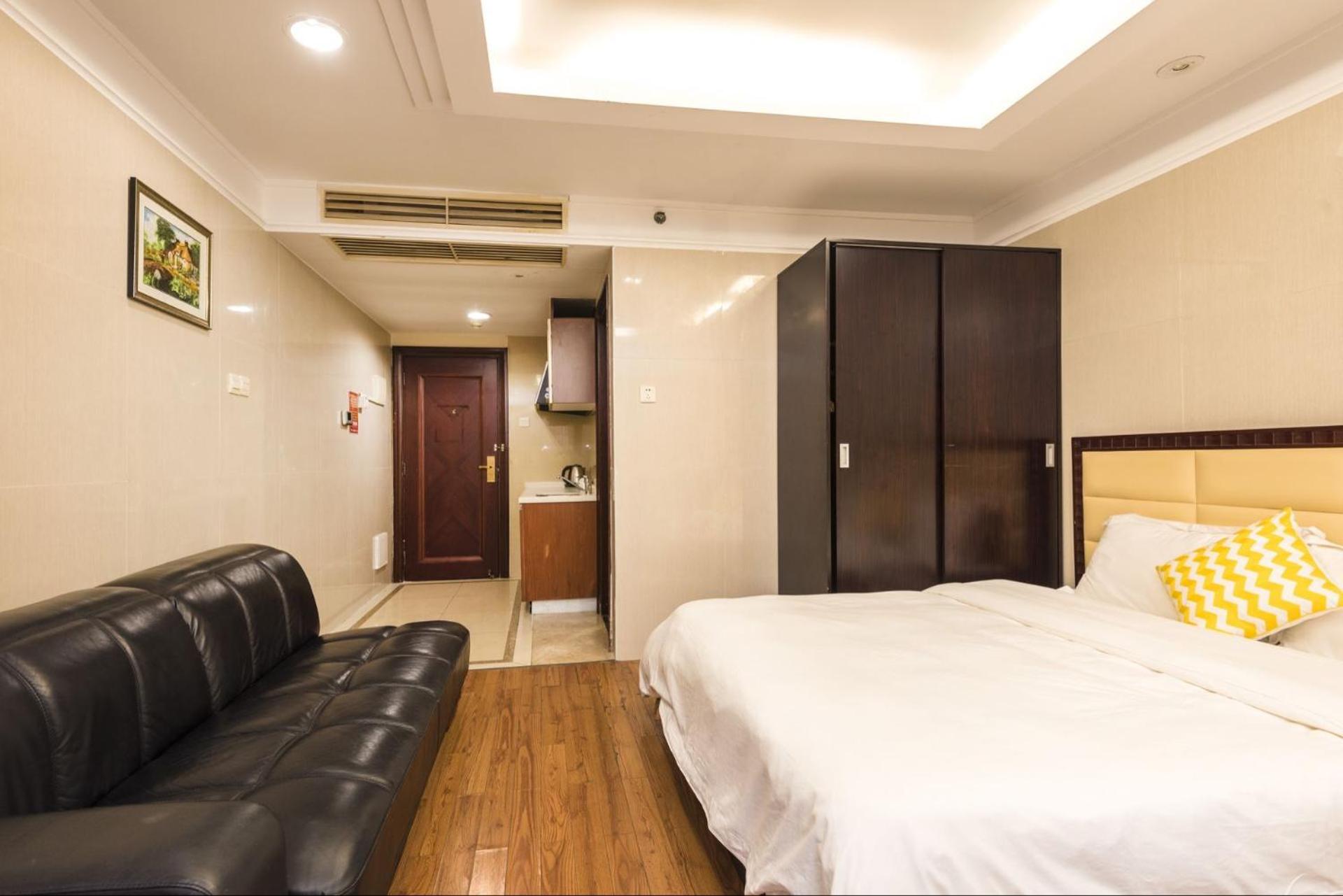 Grand Continental Apartment
