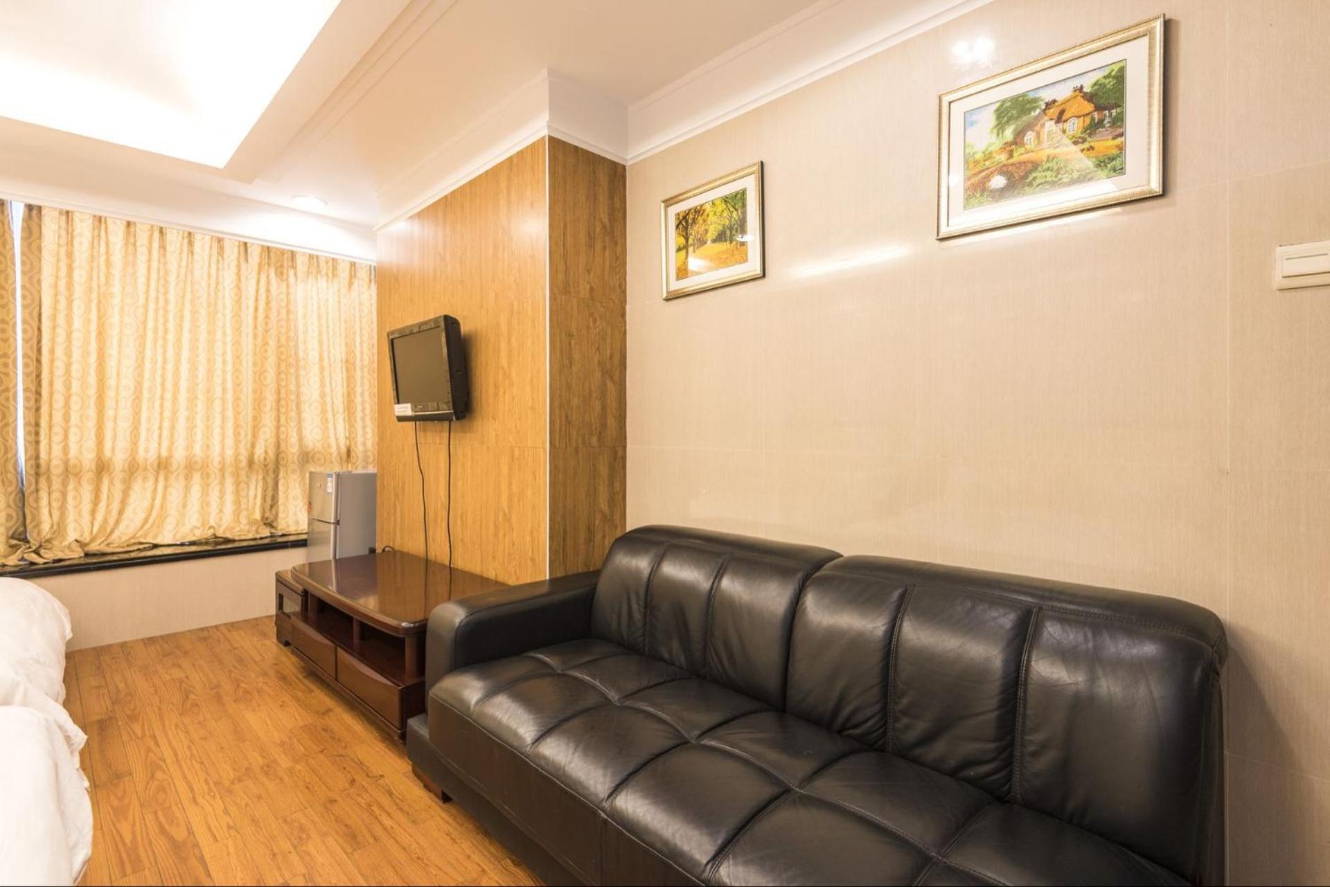 Grand Continental Apartment