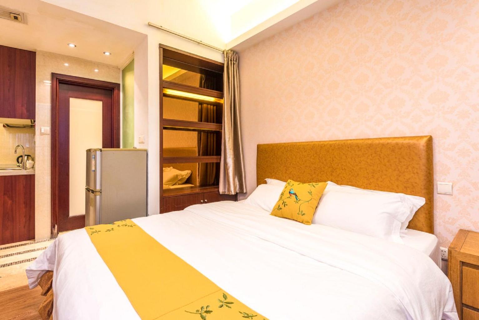 Grand Continental Apartment