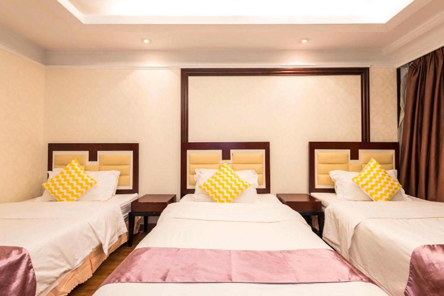 Grand Continental Apartment