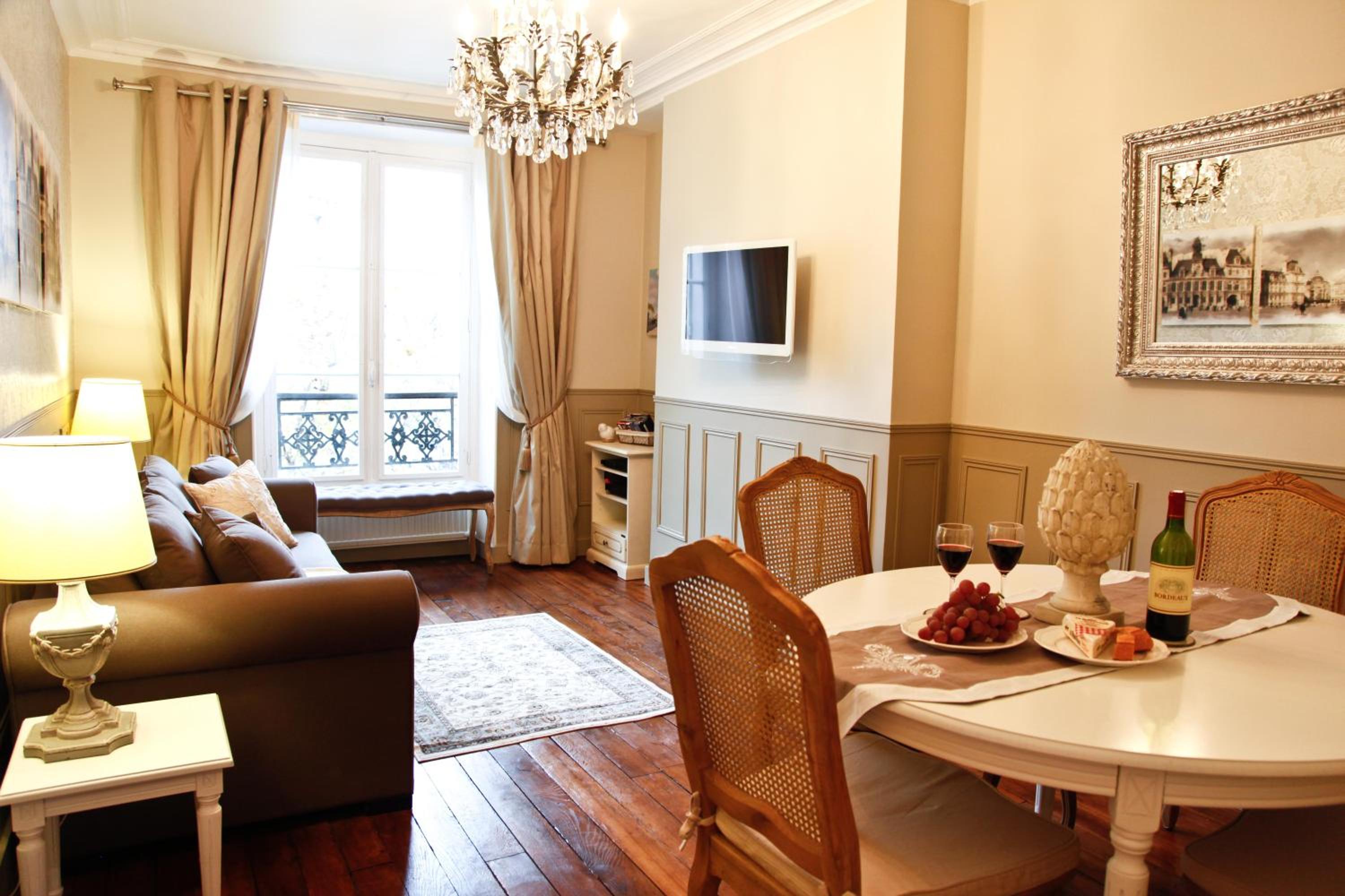Le Triomphe Elysees