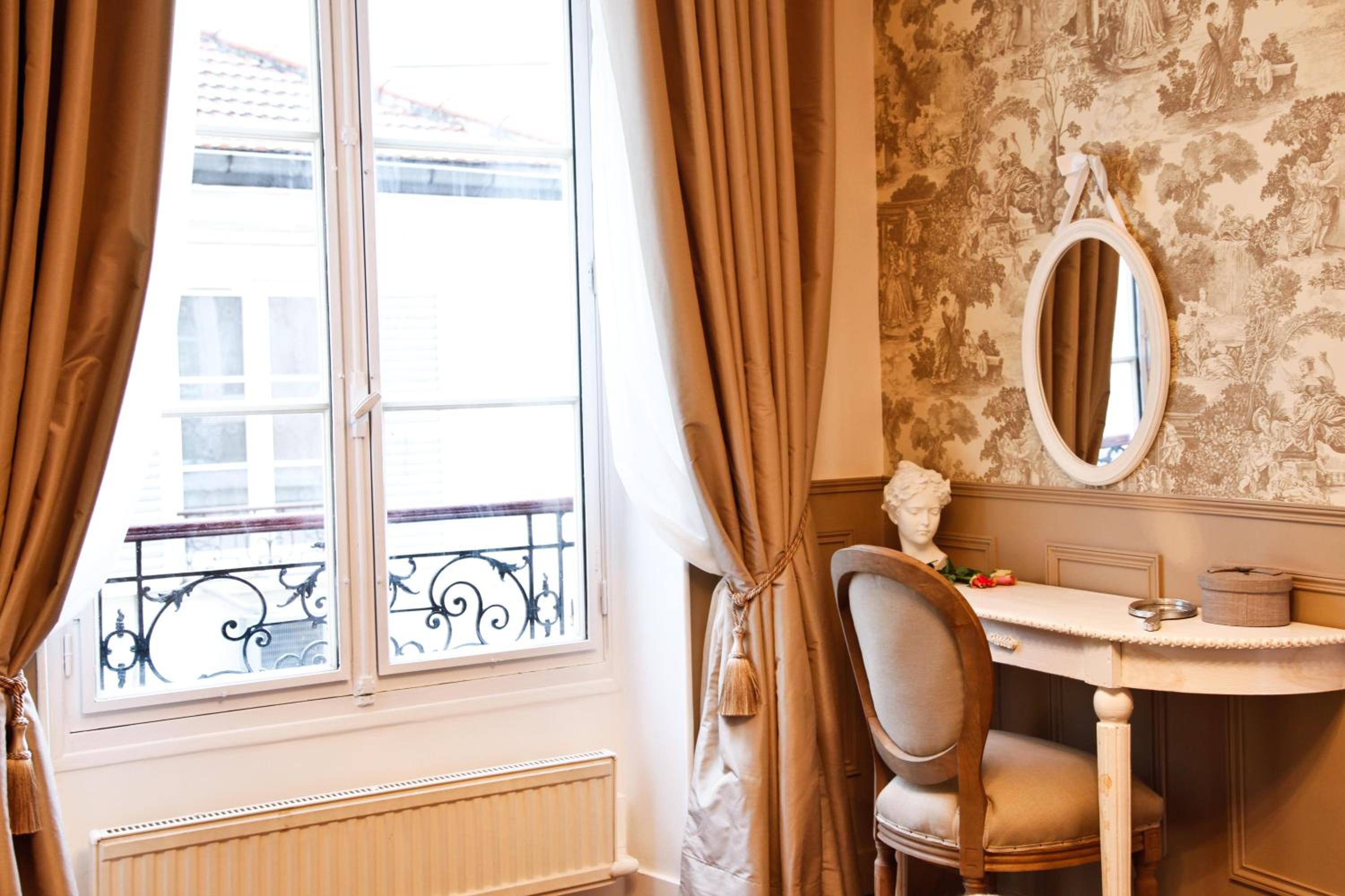Le Triomphe Elysees