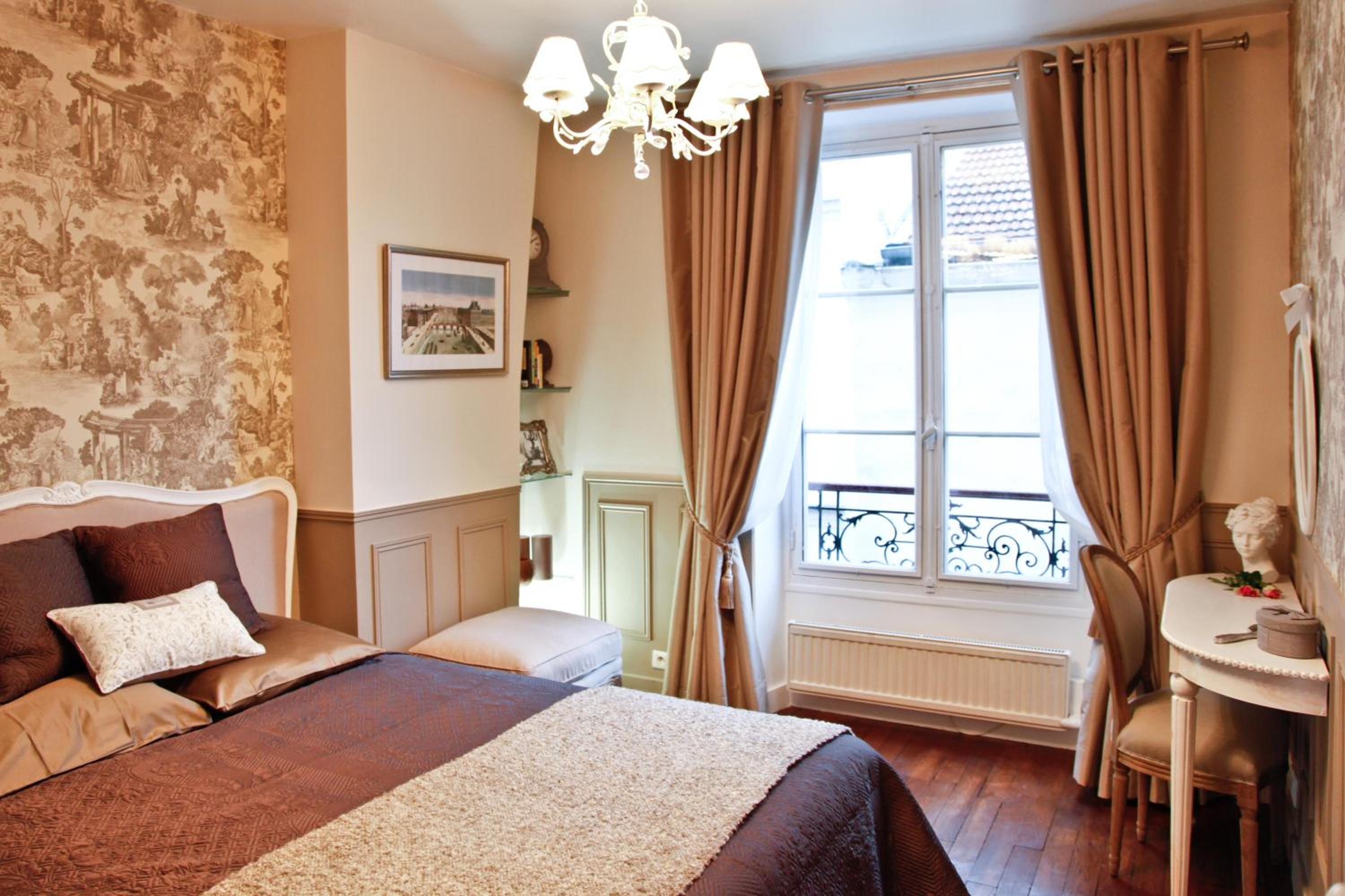 Le Triomphe Elysees