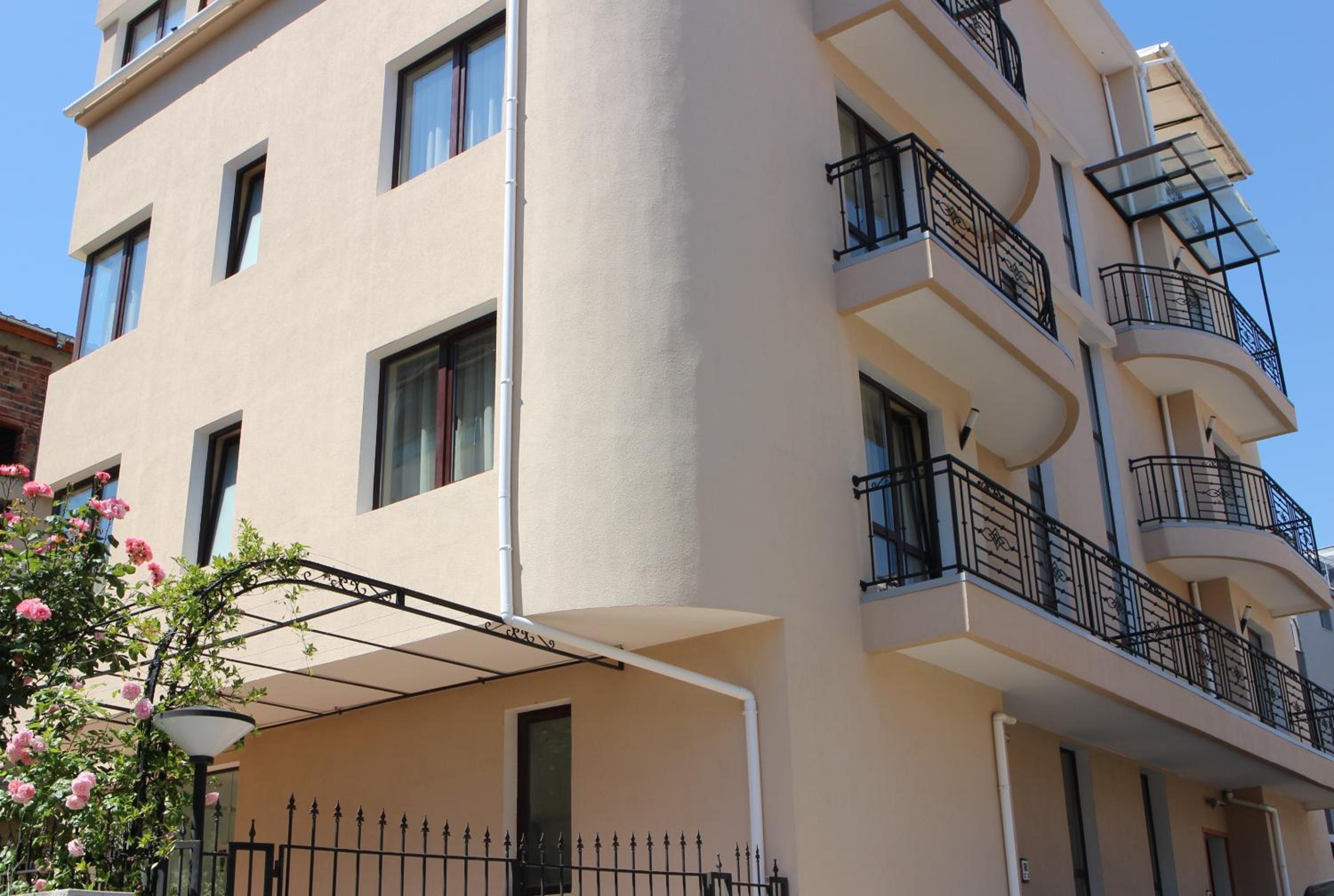Flowers Apartments