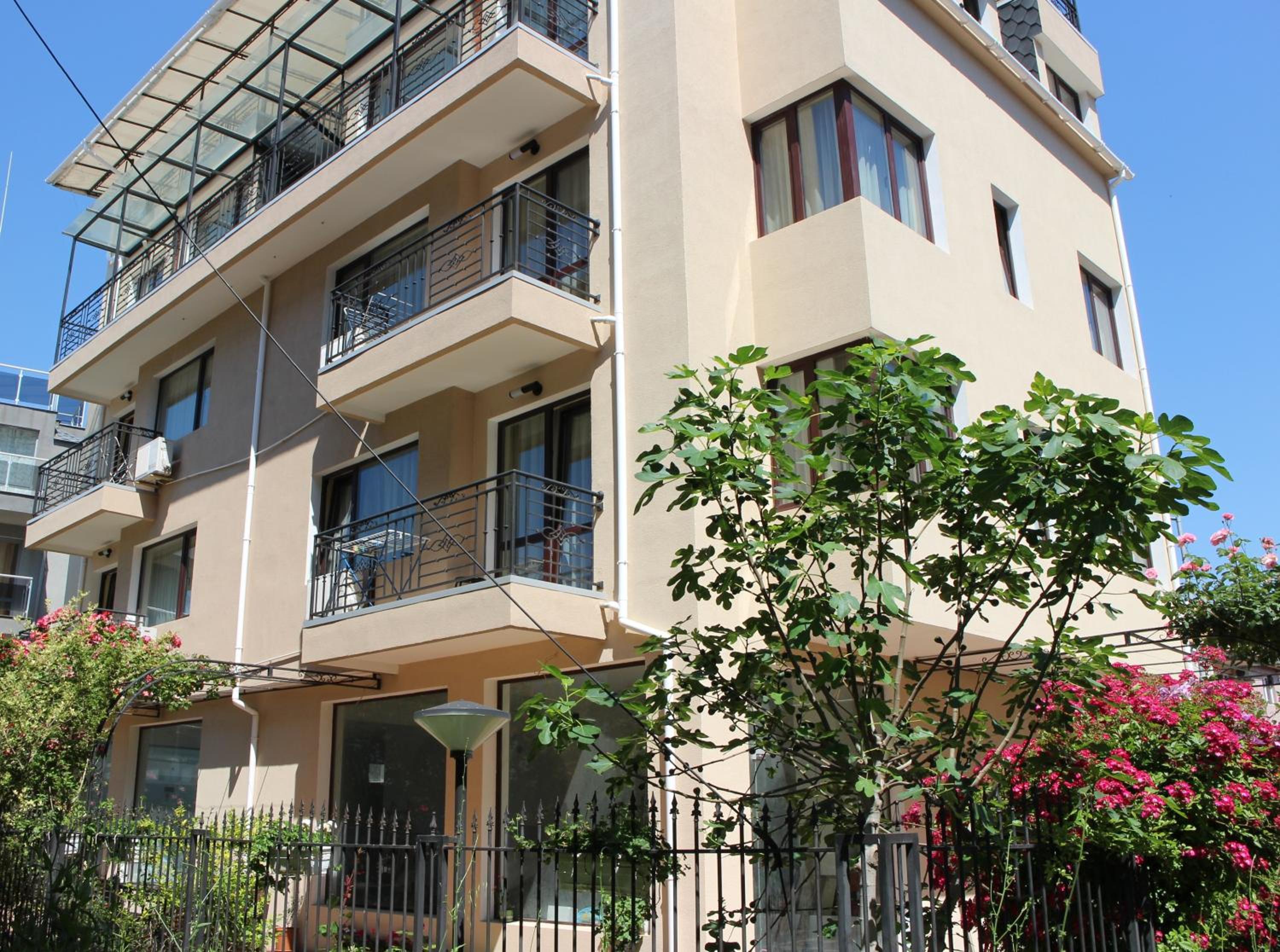 Flowers Apartments