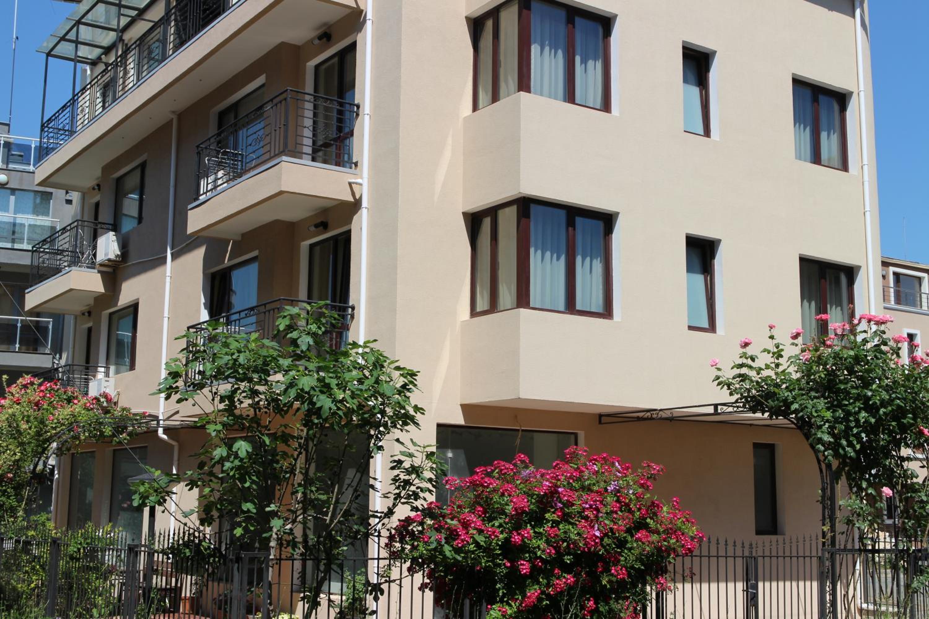 Flowers Apartments