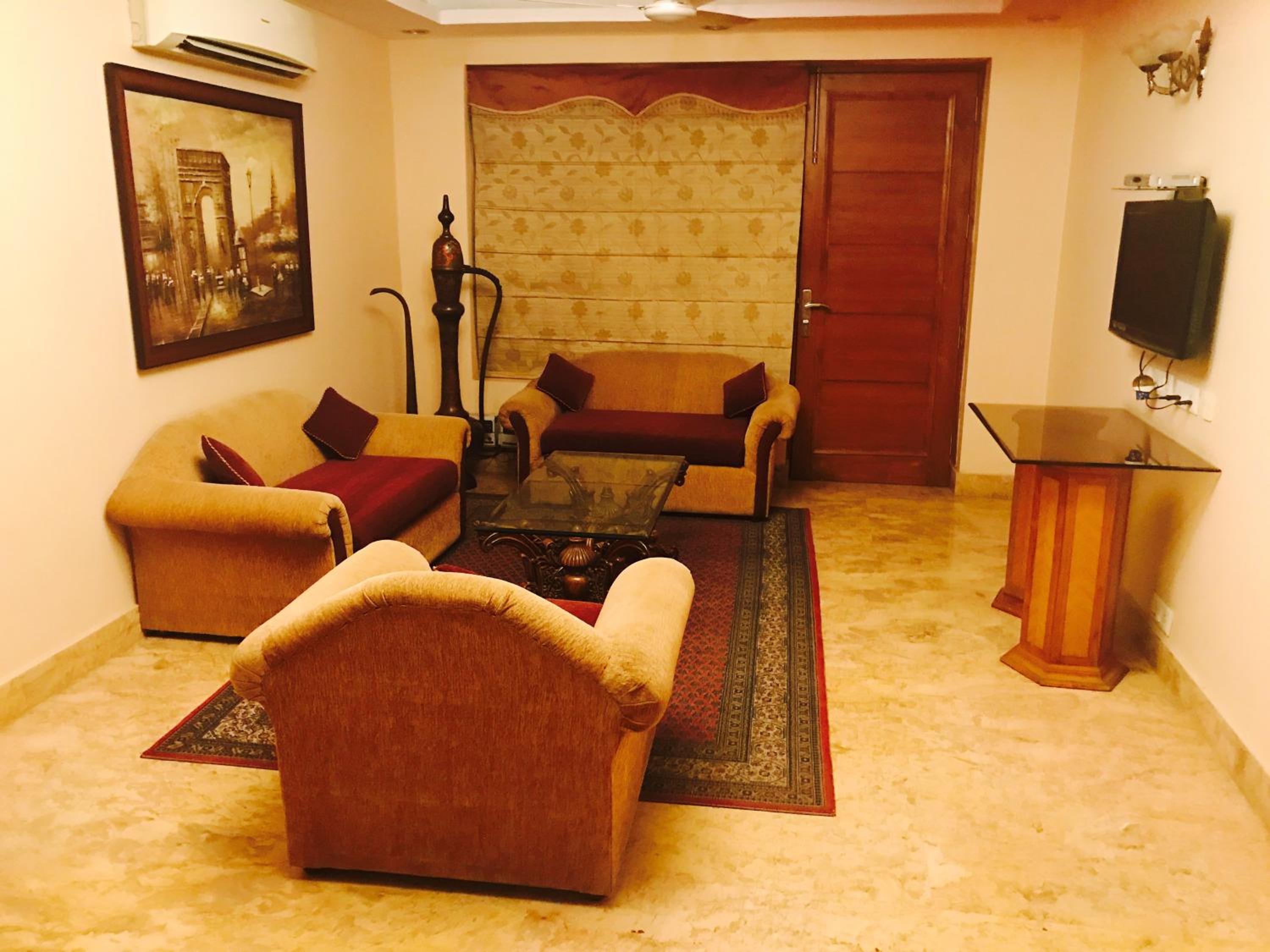 Skylink Suites Bed & Breakfast