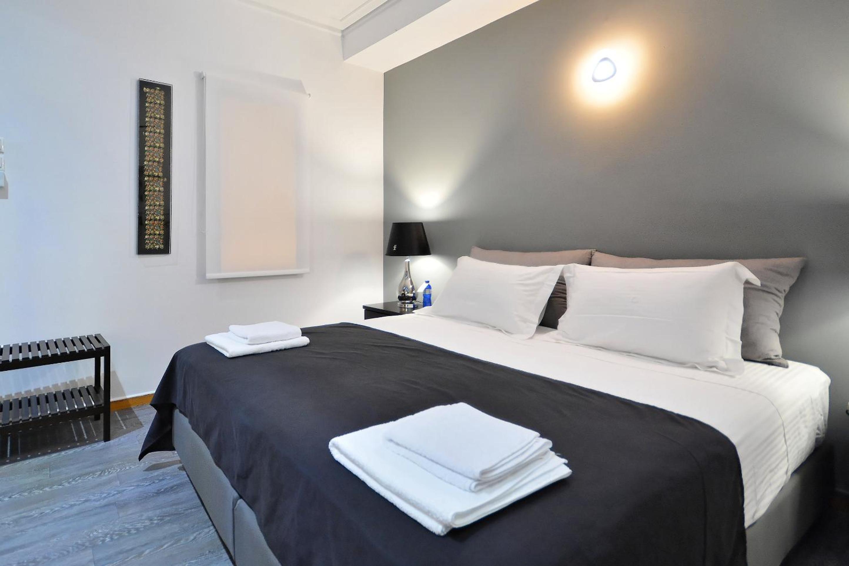 Plaka Elegant Apartment