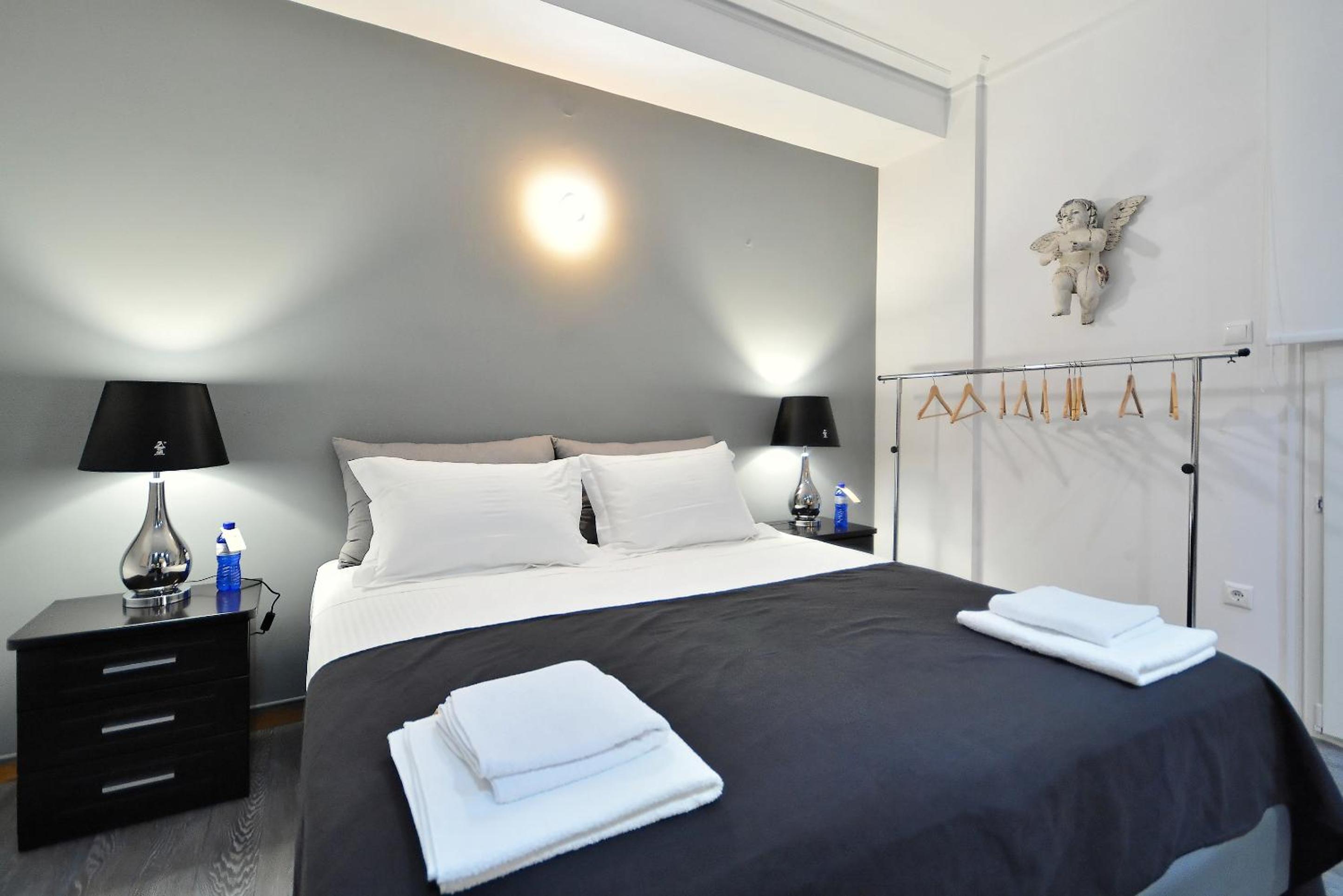 Plaka Elegant Apartment