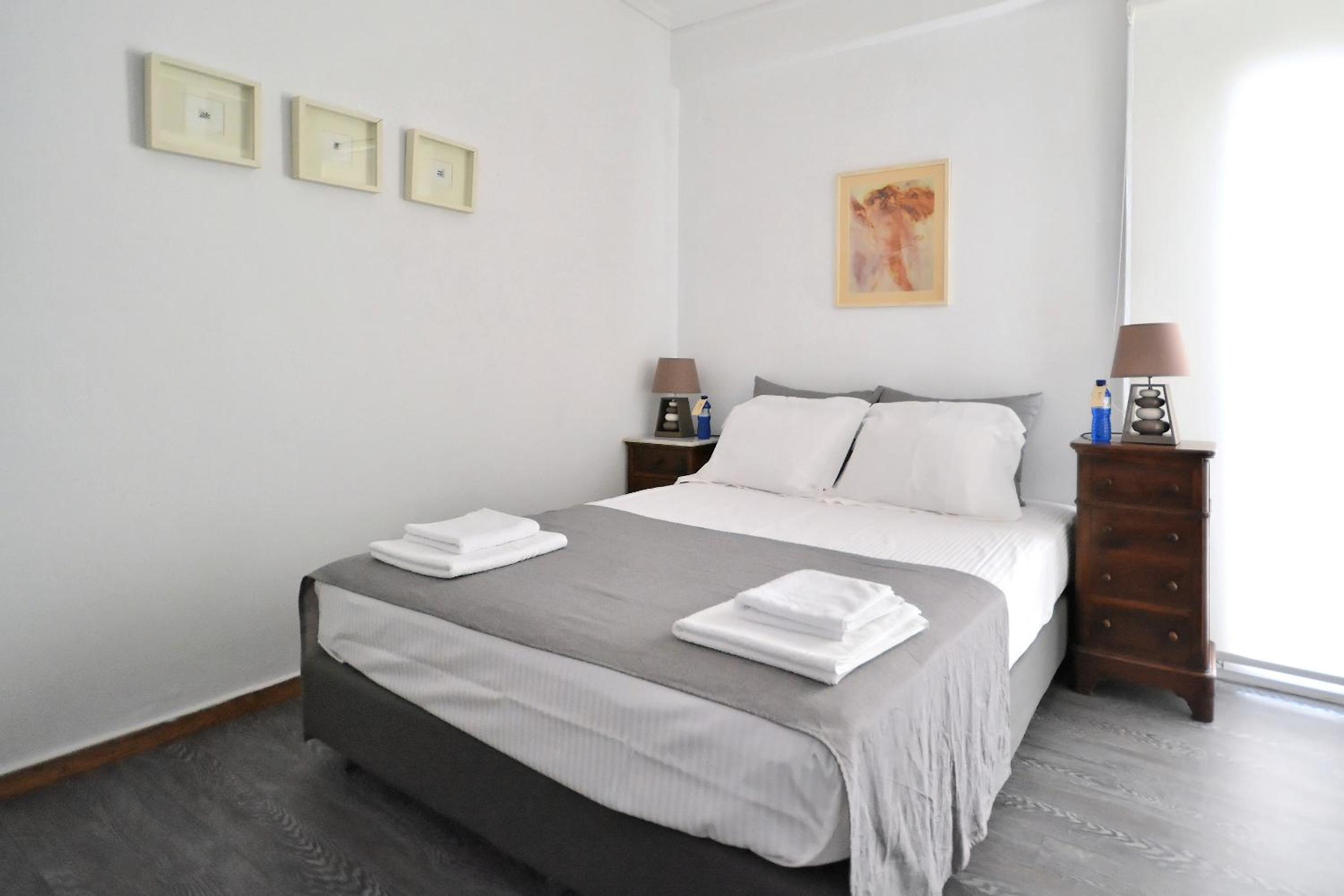 Plaka Elegant Apartment