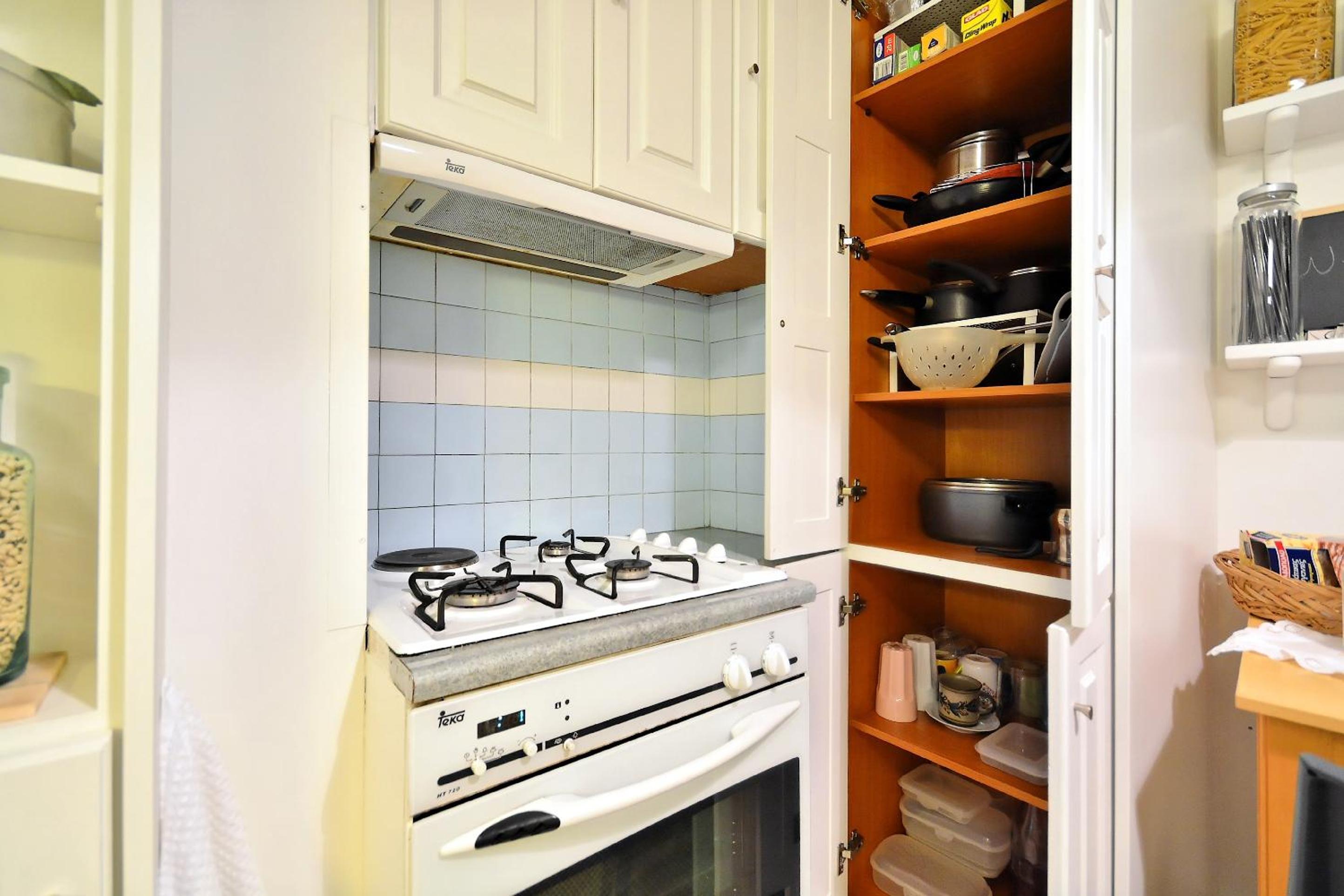Plaka Elegant Apartment