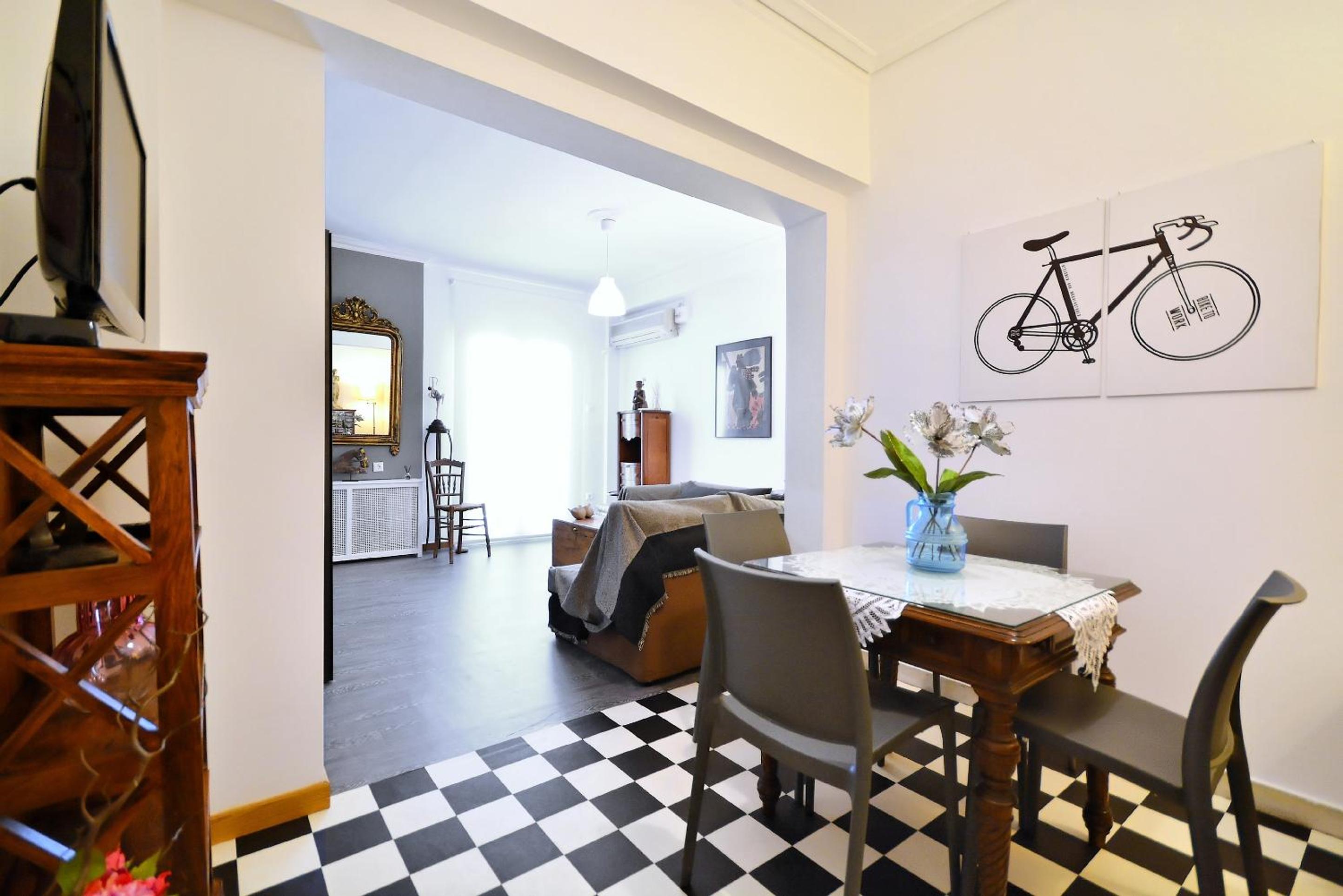 Plaka Elegant Apartment