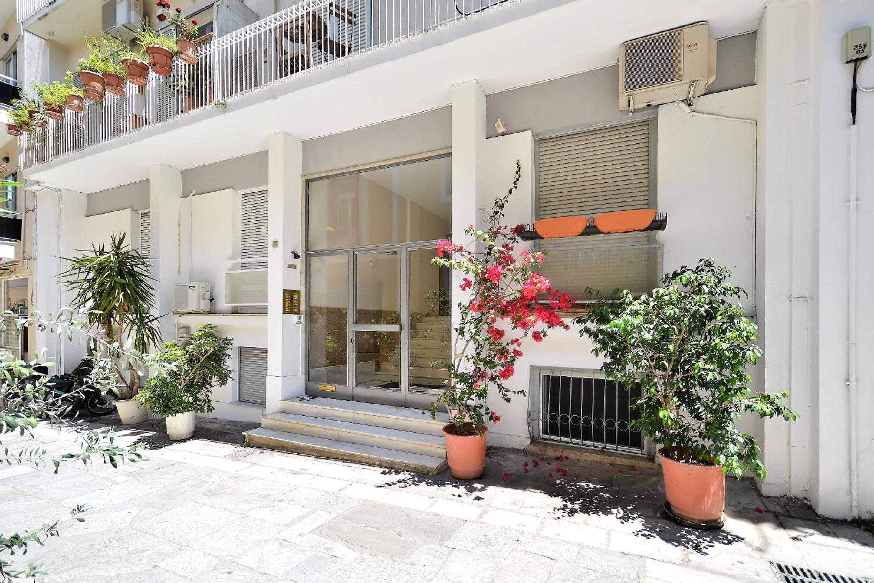Plaka Elegant Apartment
