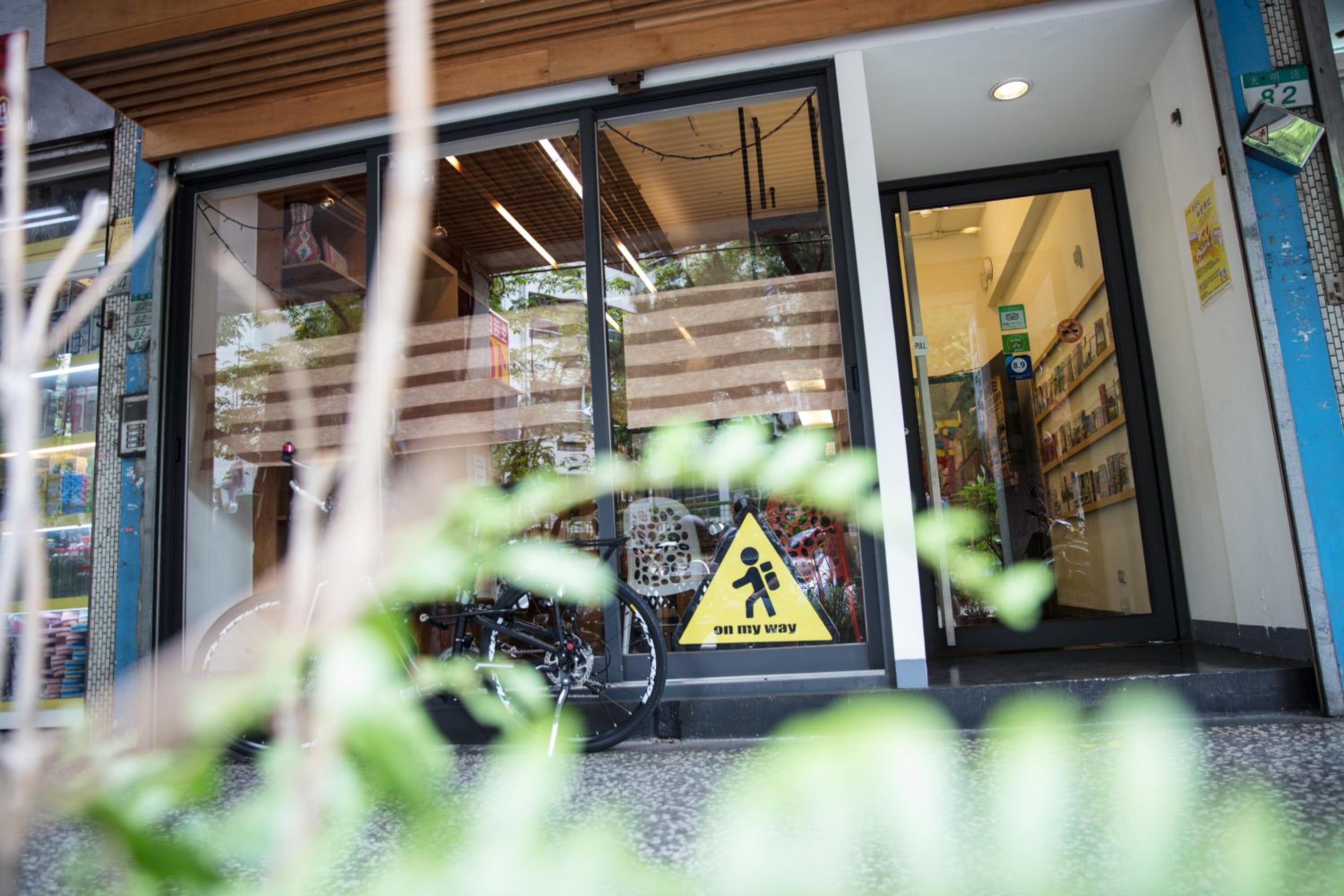 On My Way - Taipei Hostel - Image 3